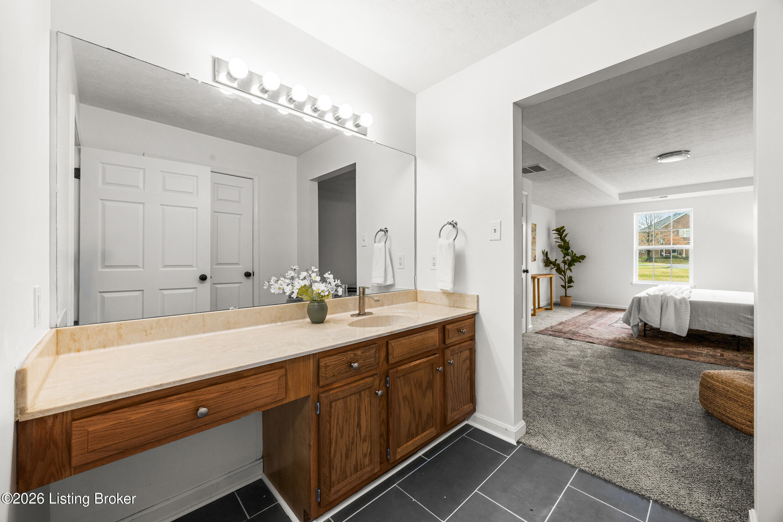 11403 Ridge Lake Dr