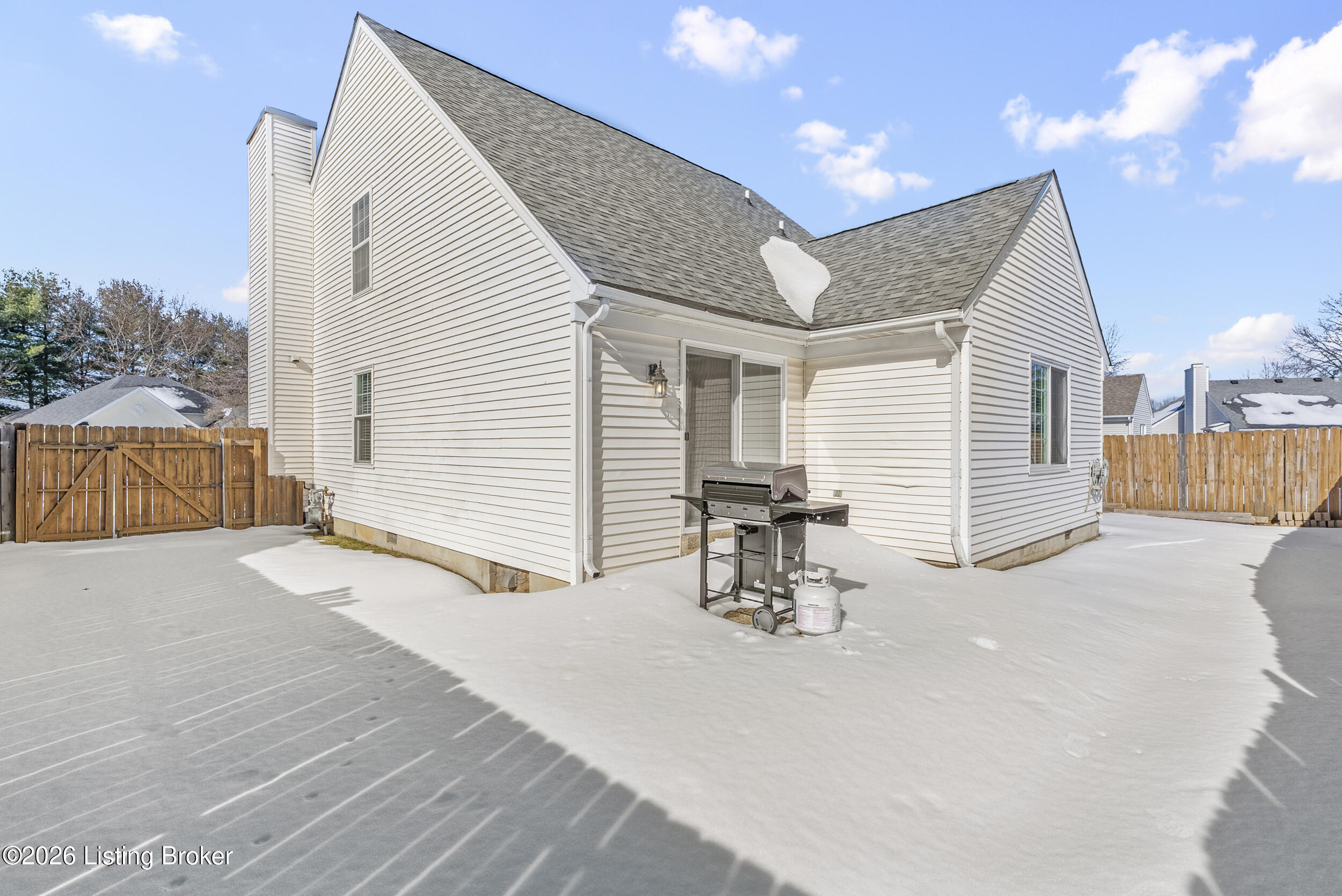 8806 Brittany Dr