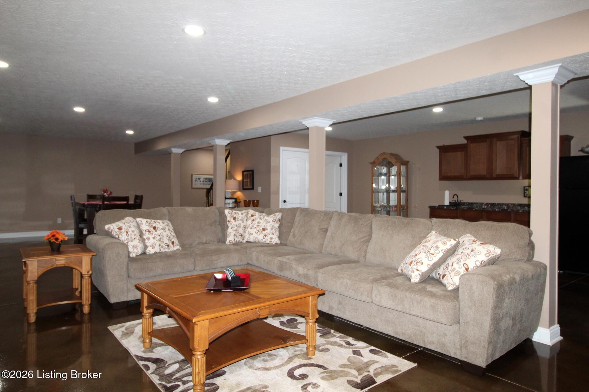 626 Woodland Pass