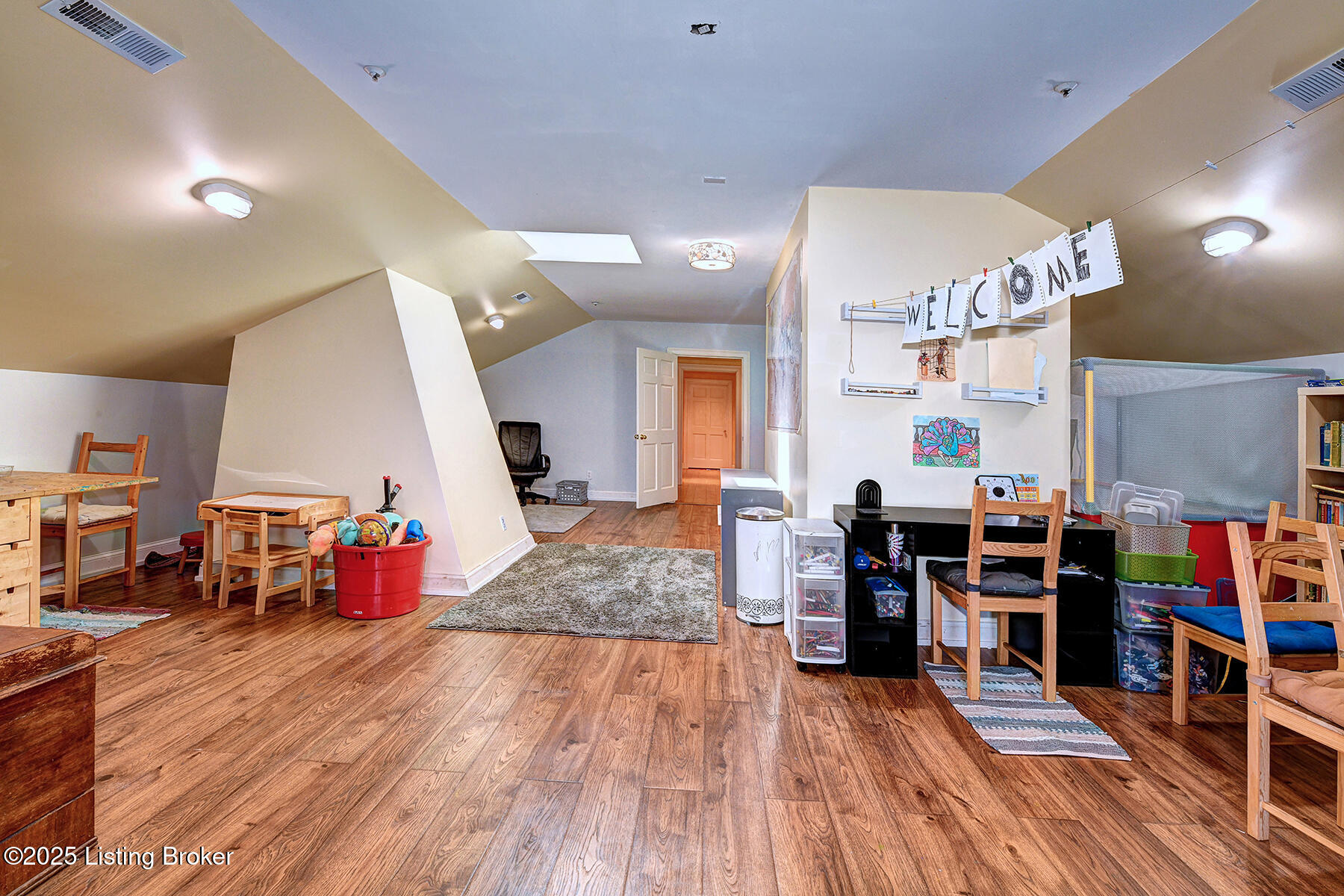 4226 Dolphin Rd