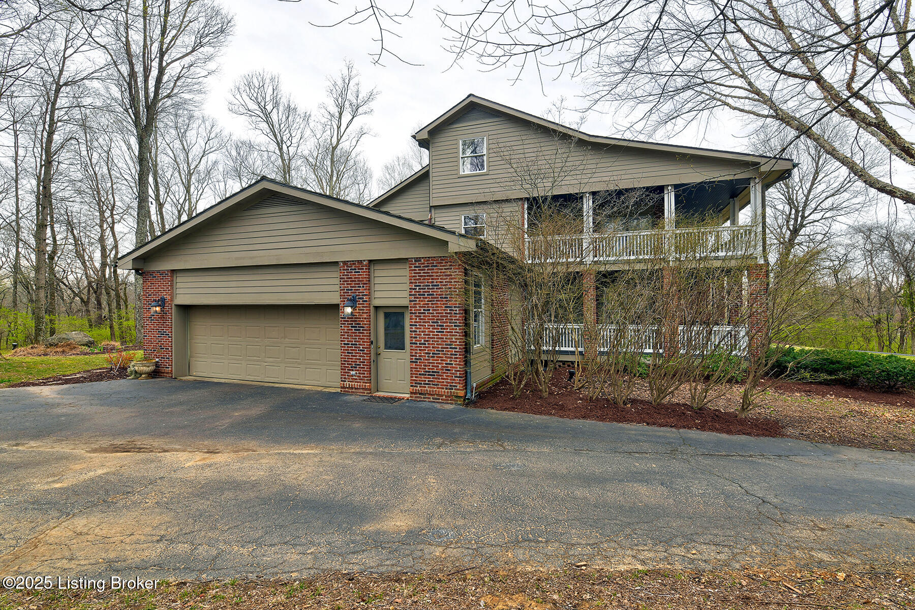 4226 Dolphin Rd