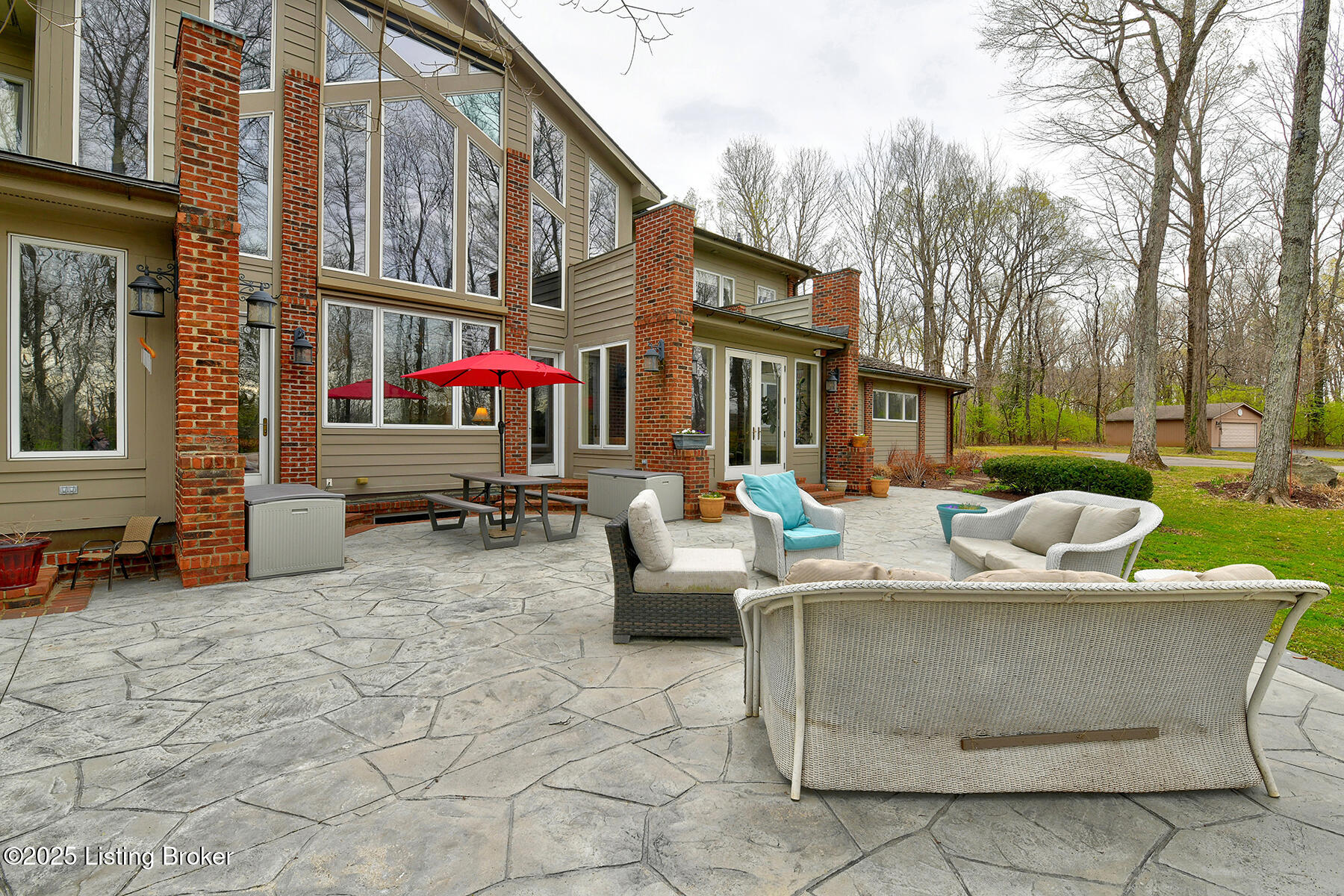 4226 Dolphin Rd