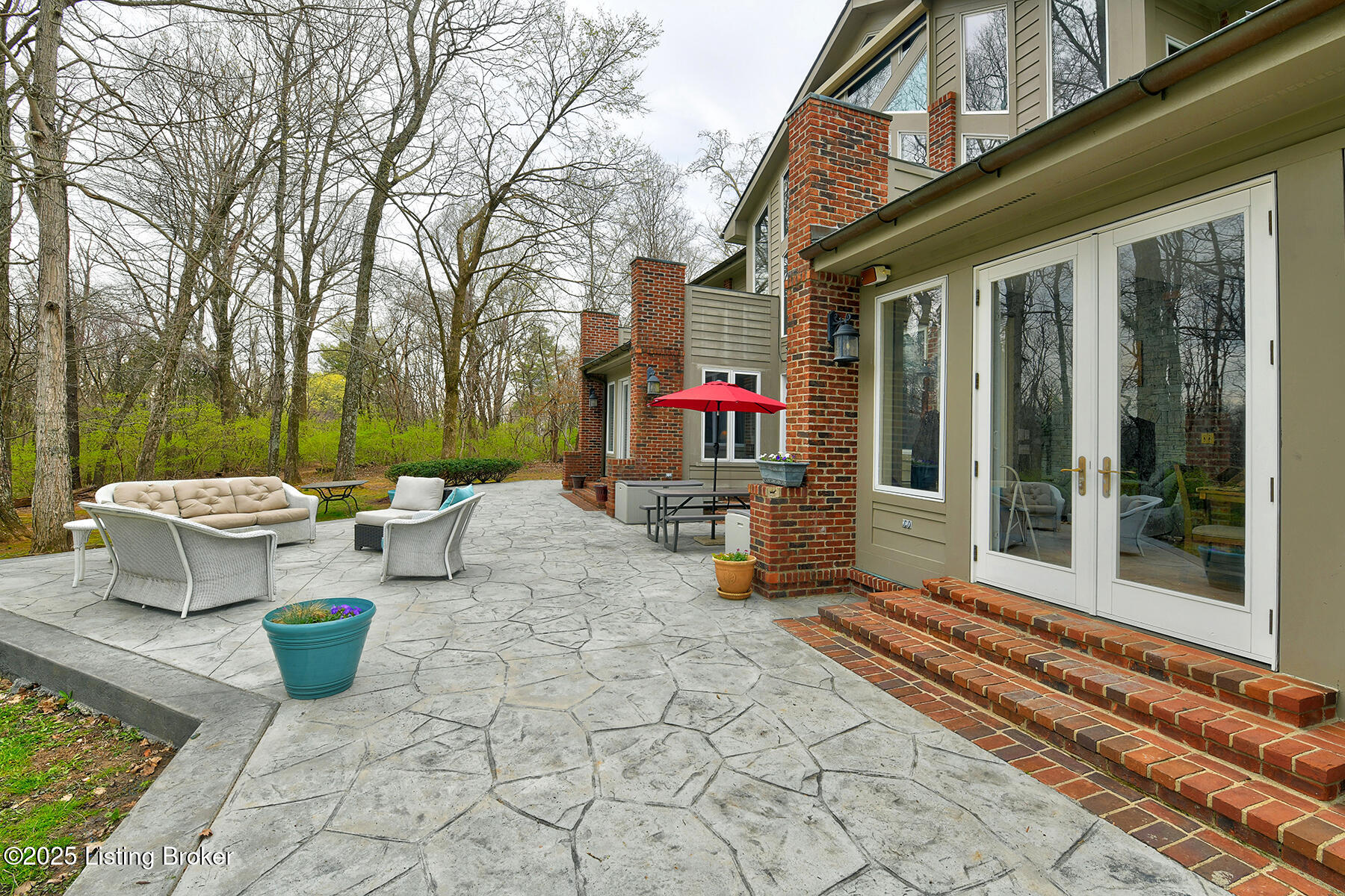 4226 Dolphin Rd