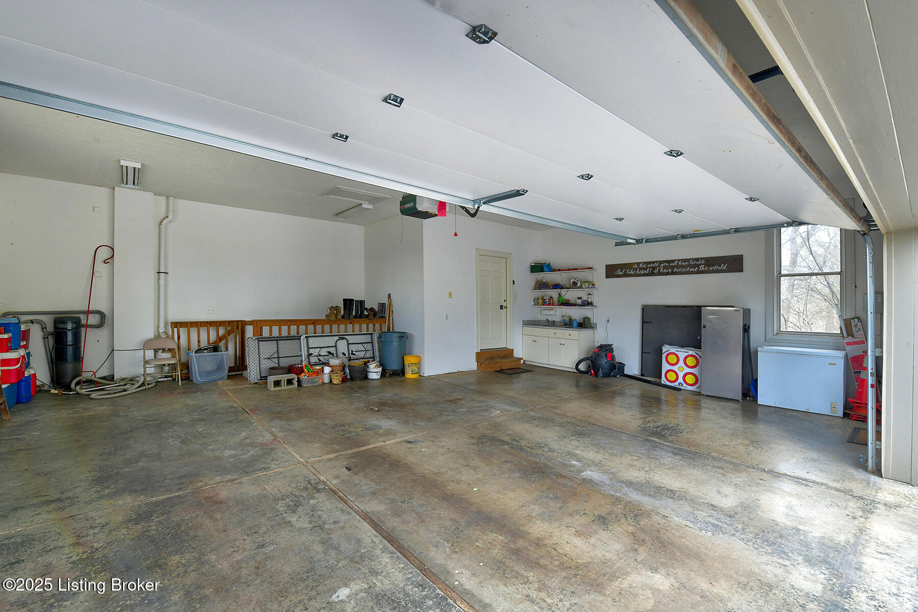 4226 Dolphin Rd