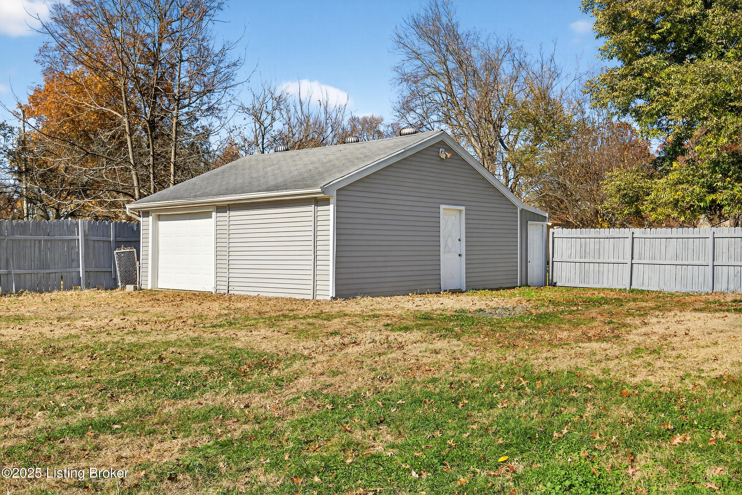 4915 Greenwood Rd