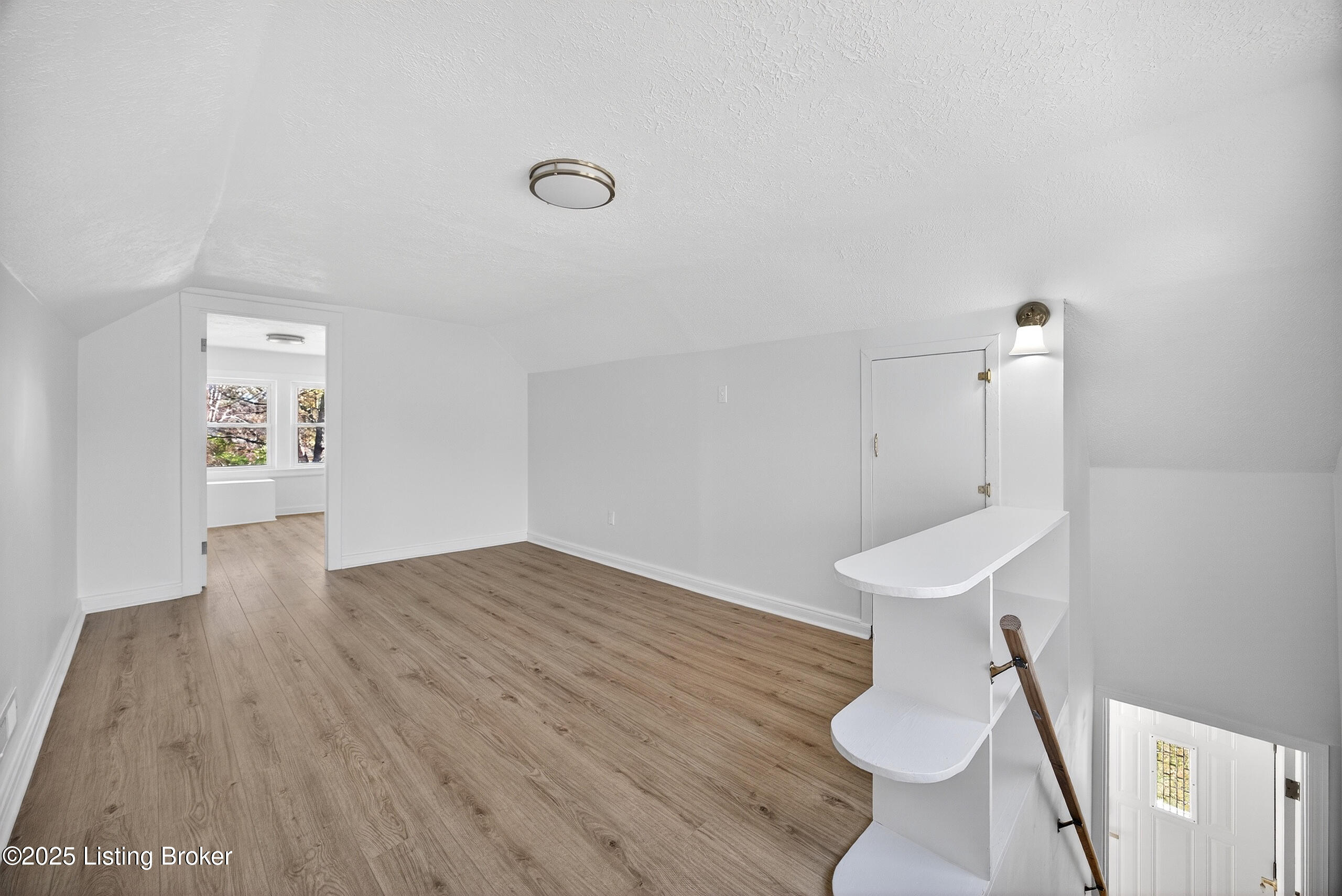 4915 Greenwood Rd