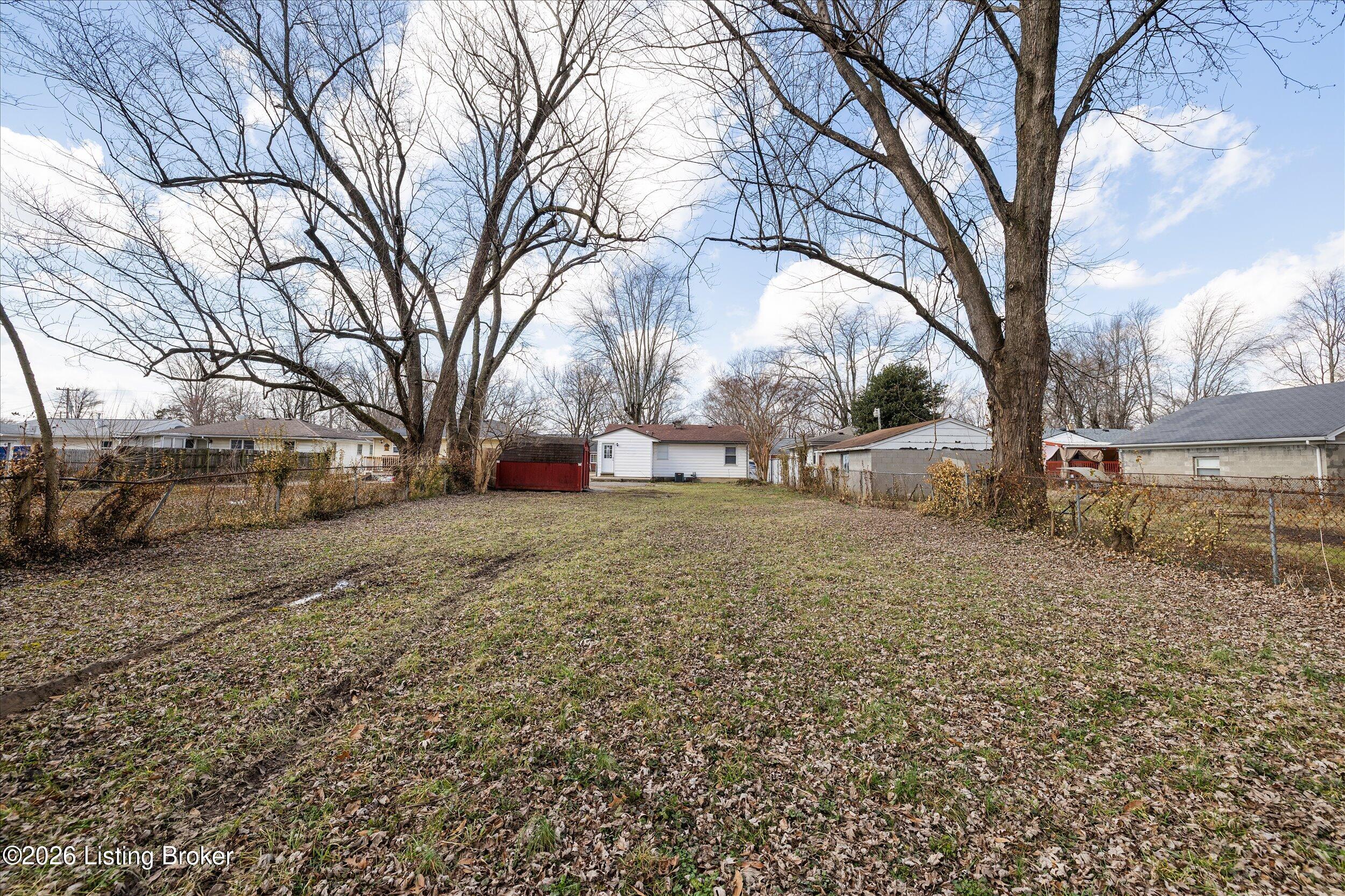 1122 Loretta St