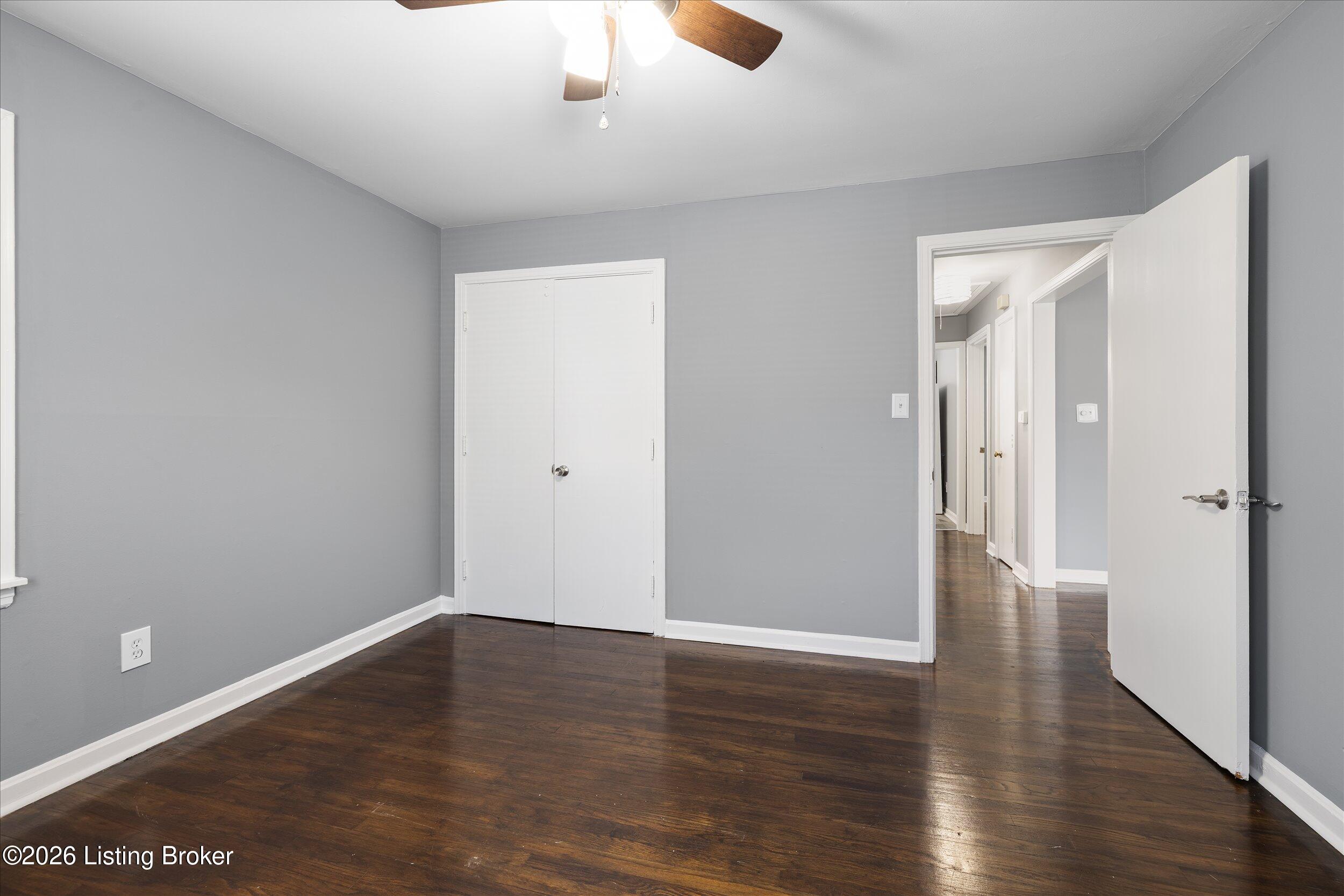 1122 Loretta St