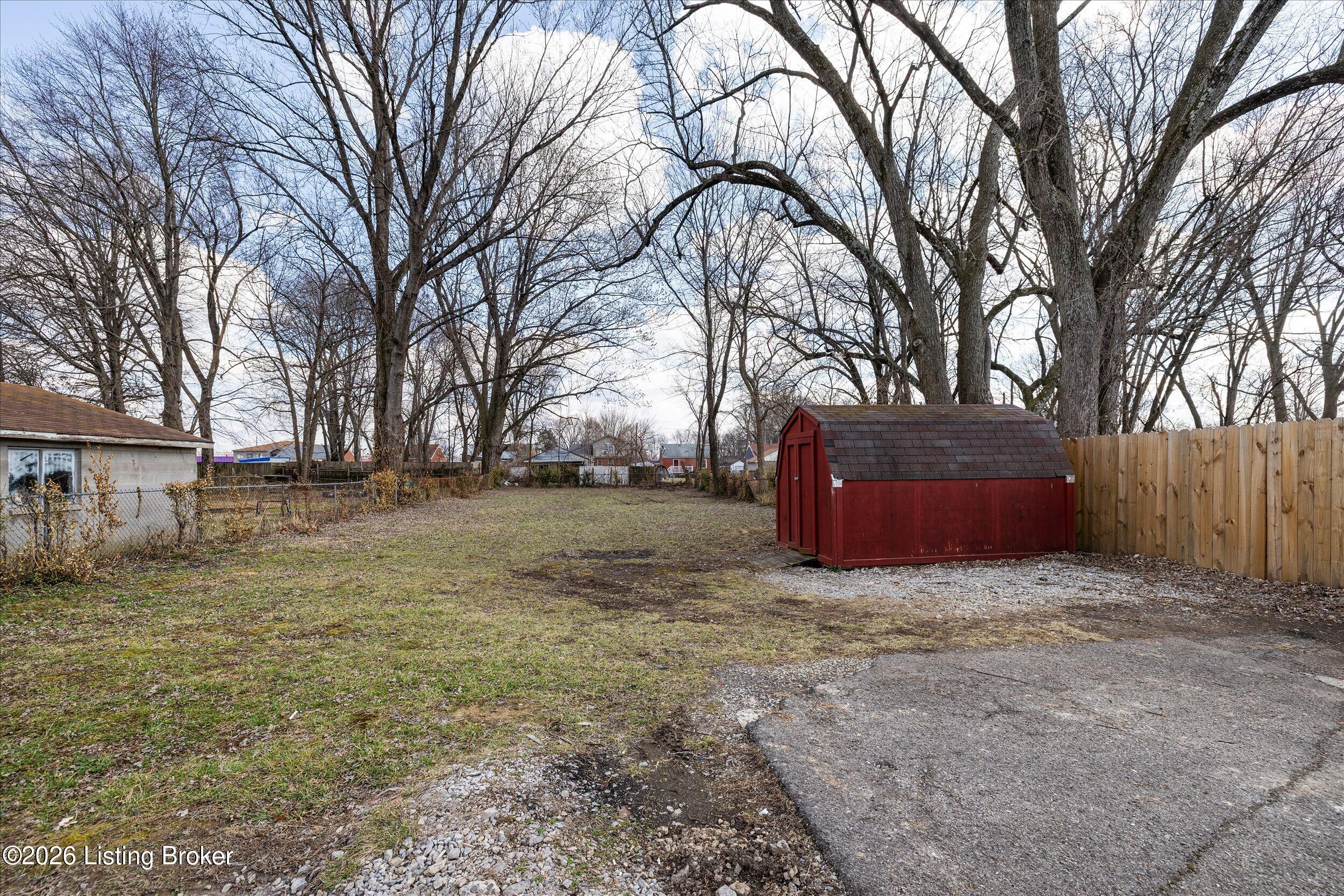 1122 Loretta St