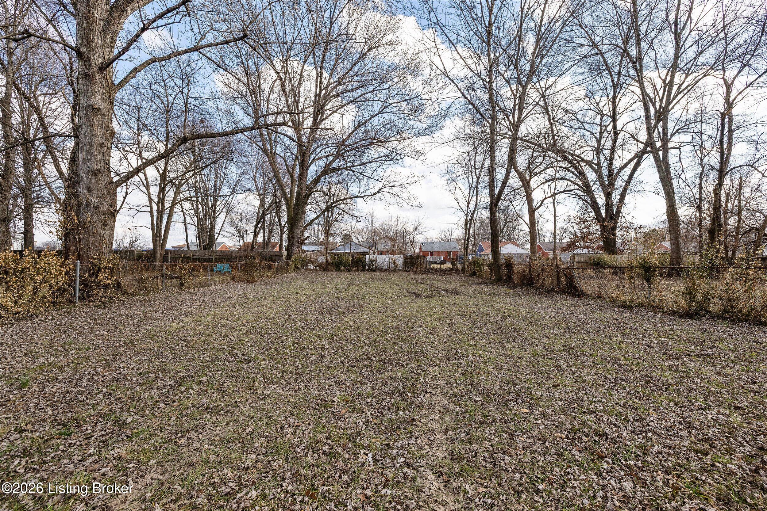 1122 Loretta St