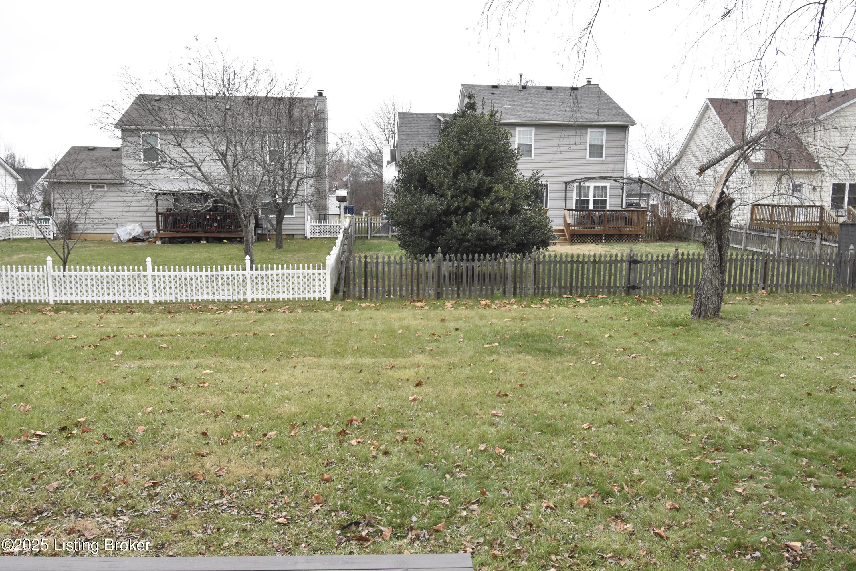 4313 Hickoryview Dr