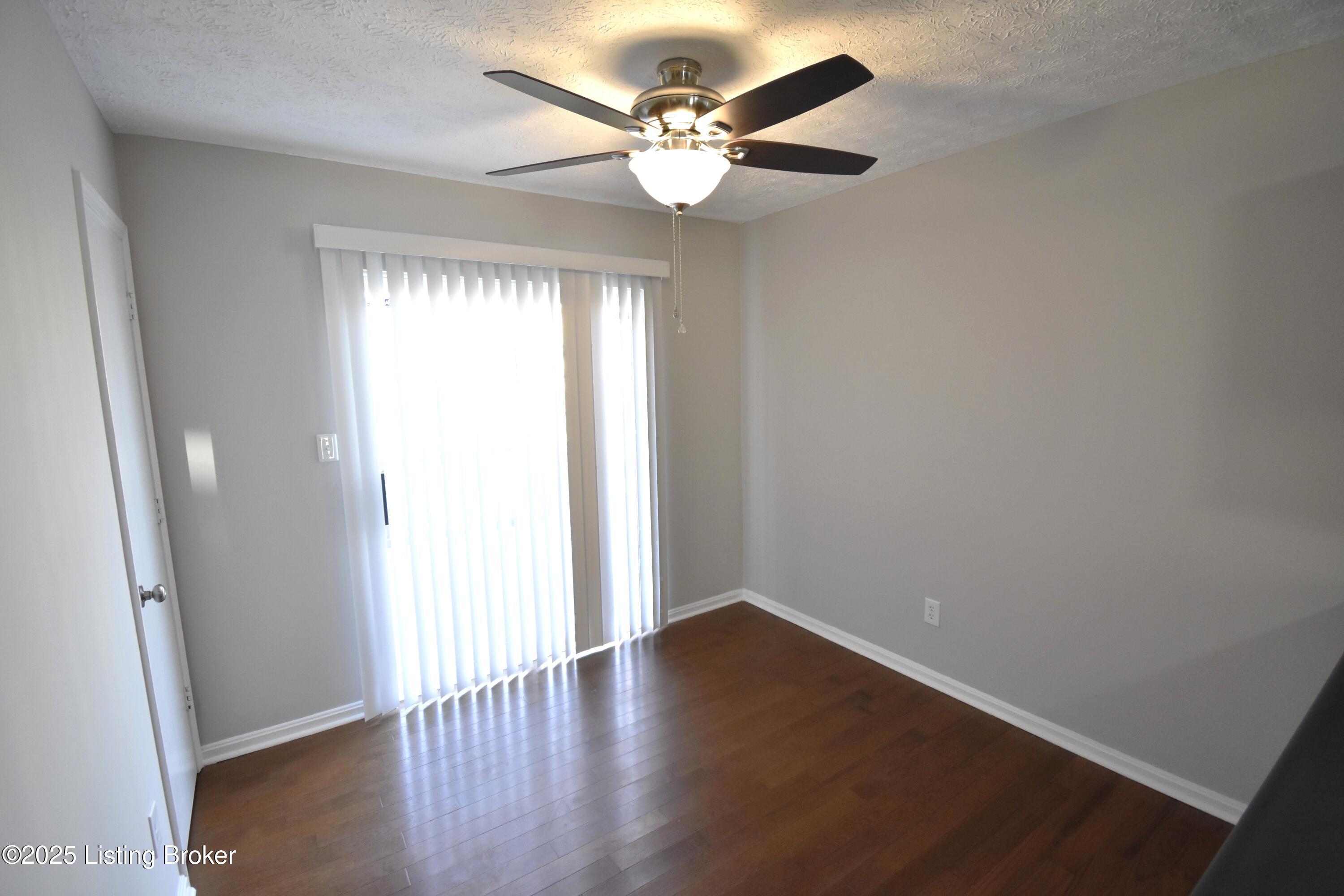 4313 Hickoryview Dr