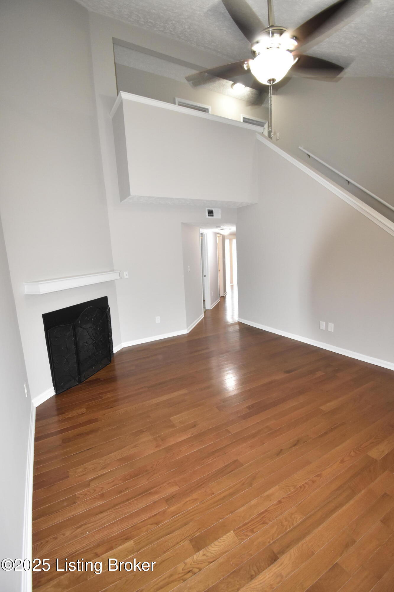 4313 Hickoryview Dr