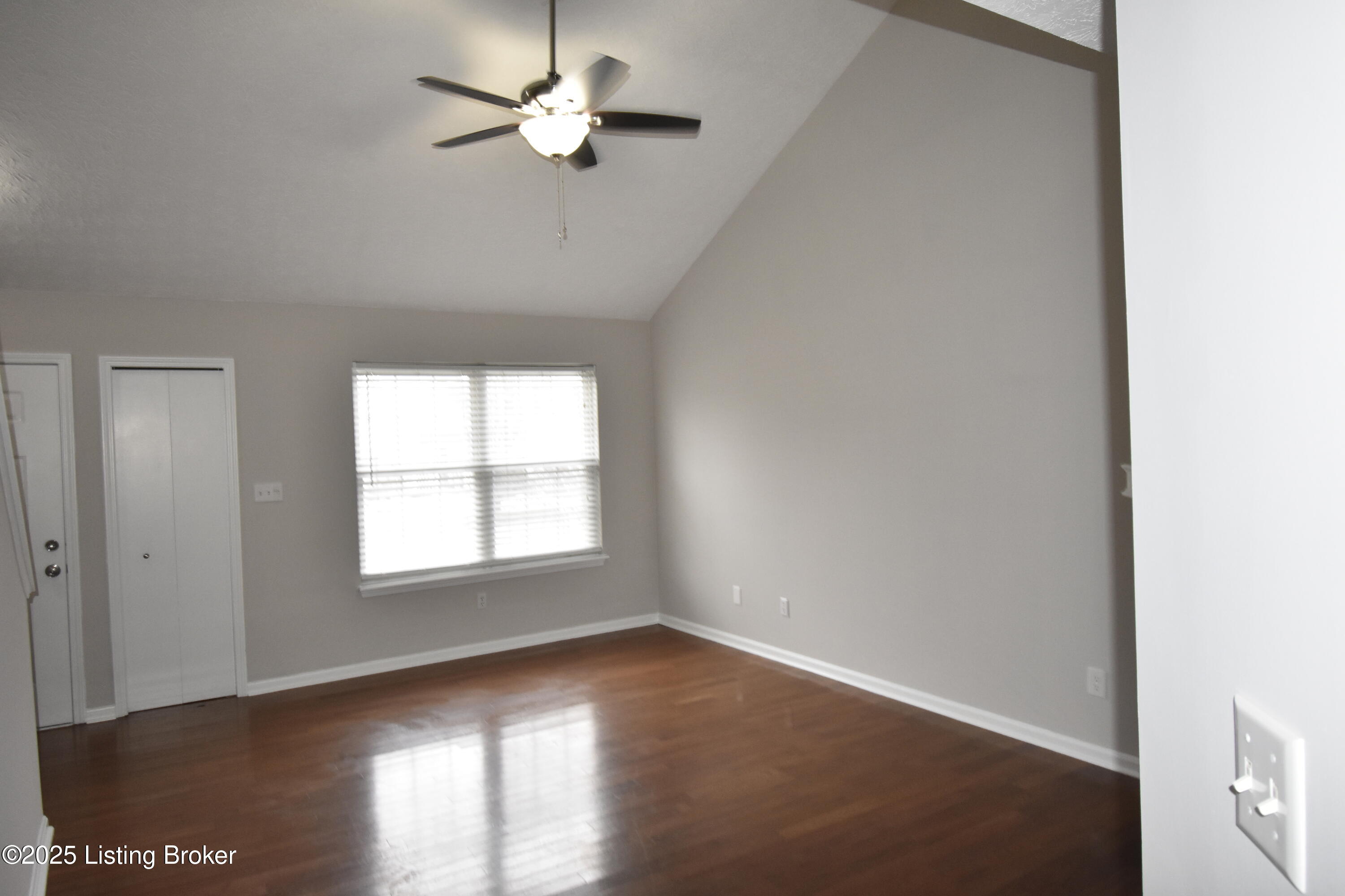 4313 Hickoryview Dr