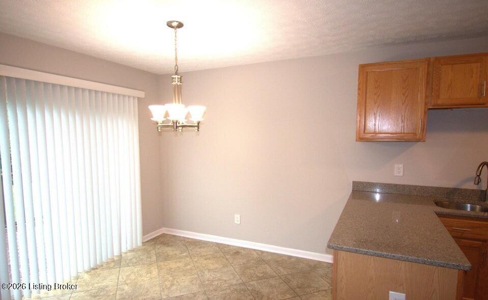 10407 Pinoak View Dr
