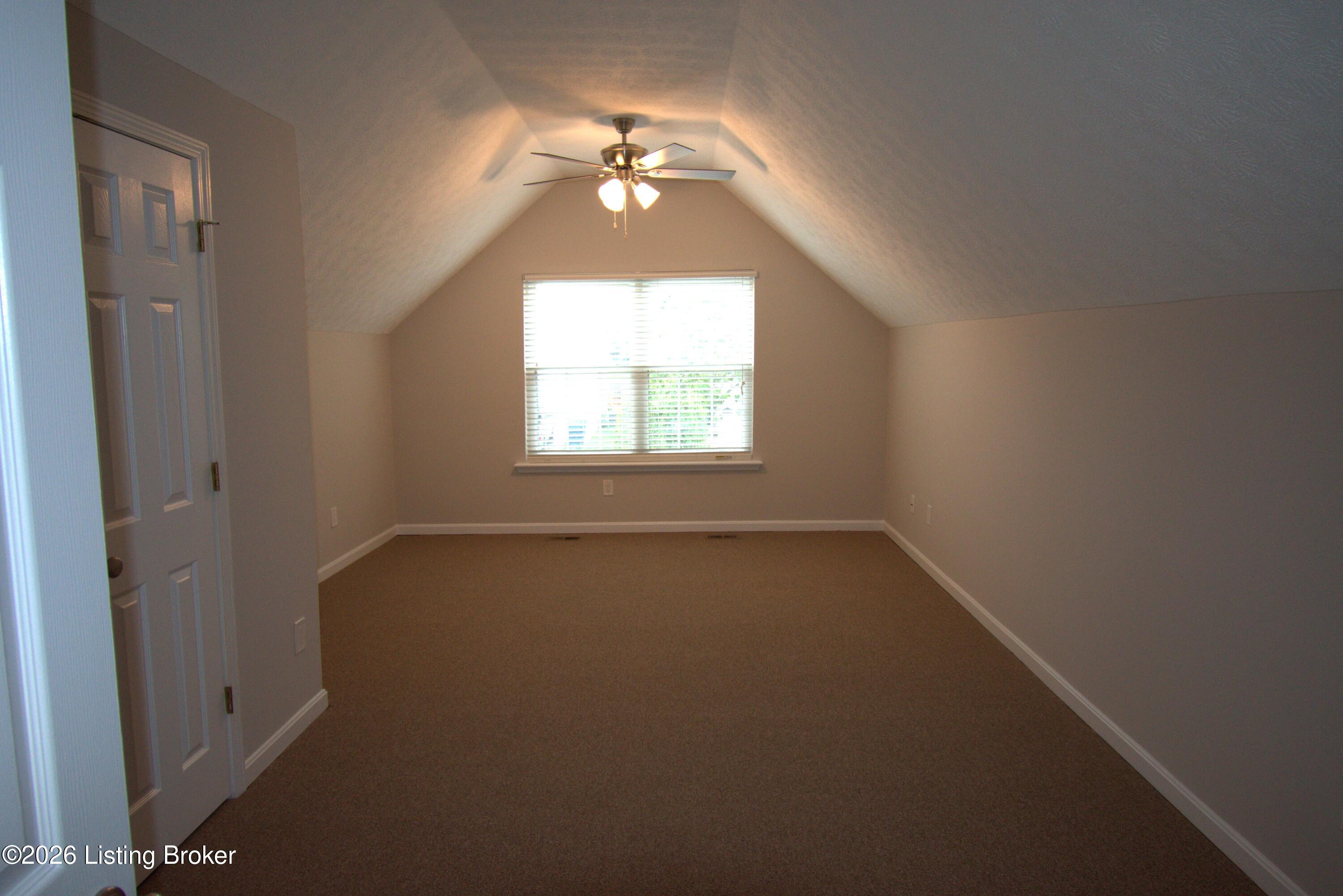10407 Pinoak View Dr