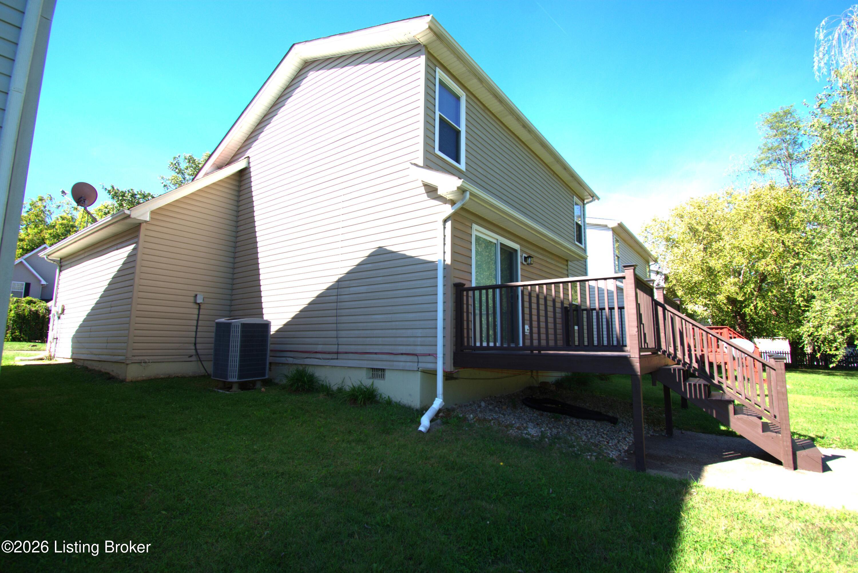 10407 Pinoak View Dr