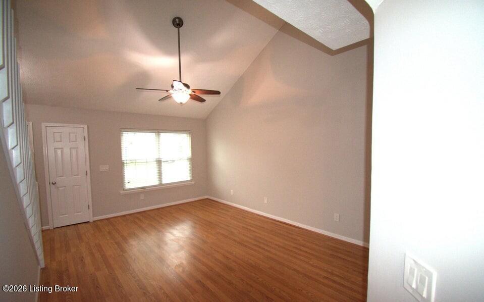 10407 Pinoak View Dr