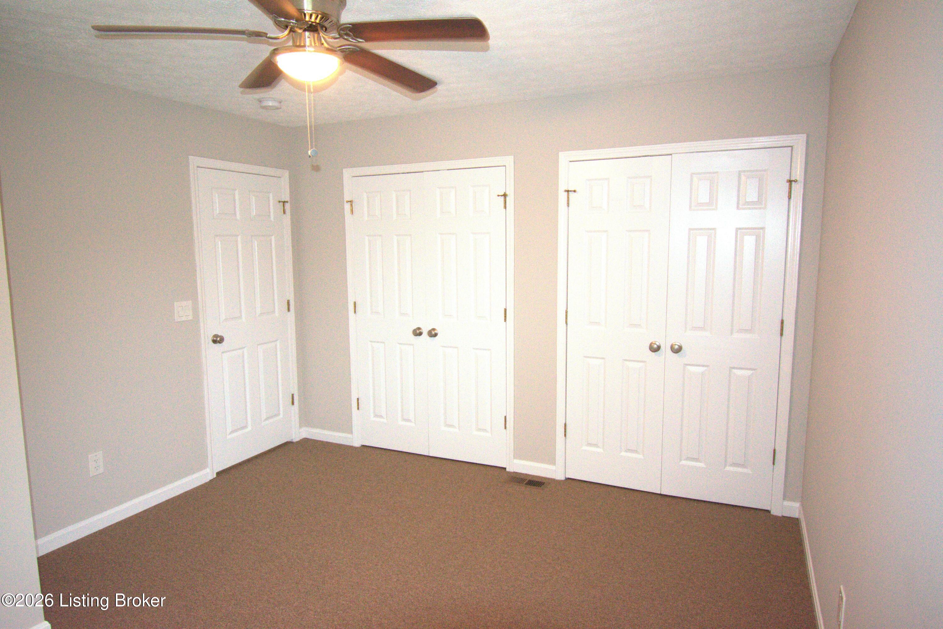10407 Pinoak View Dr