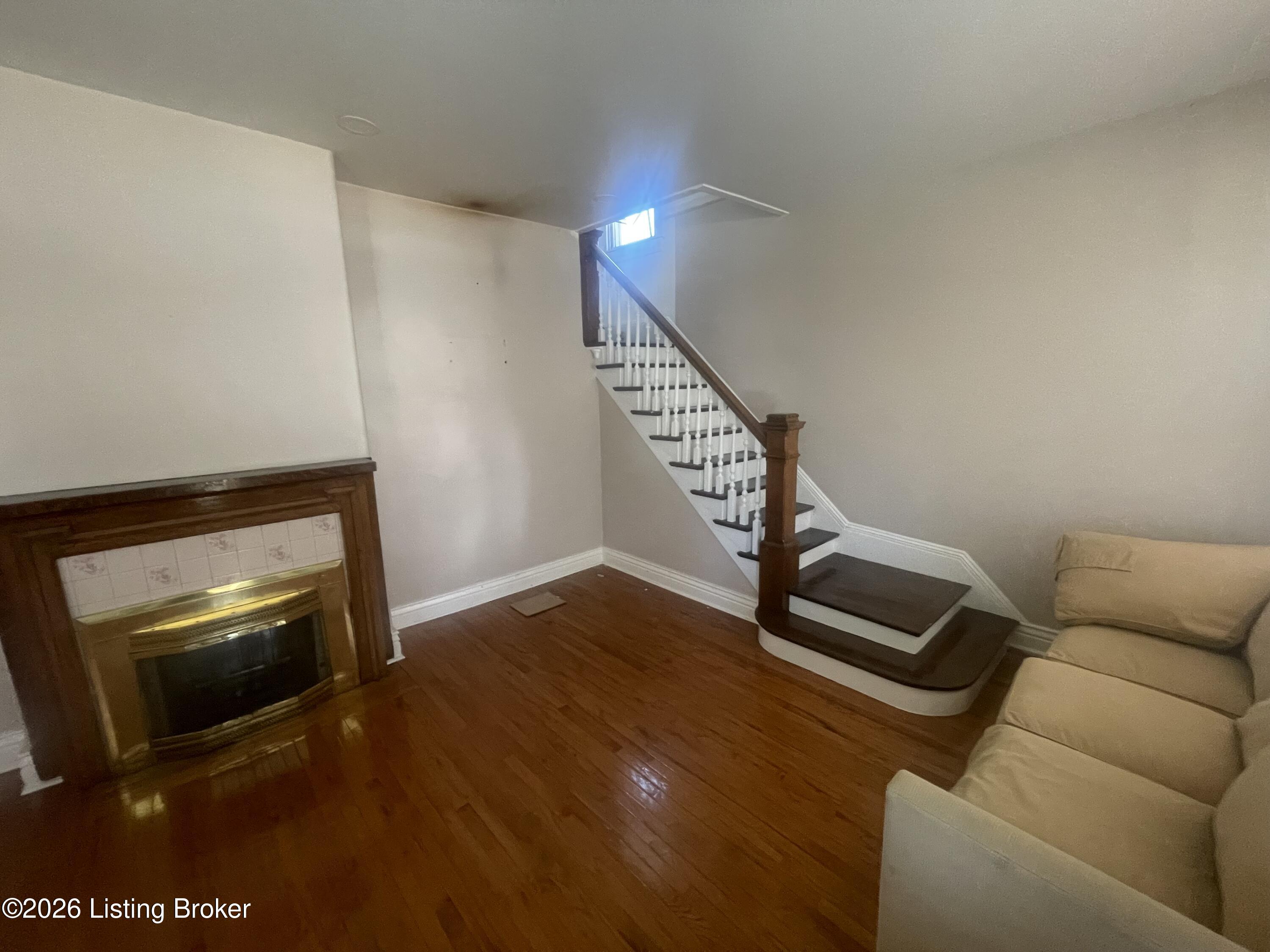 1204 Walter Ave