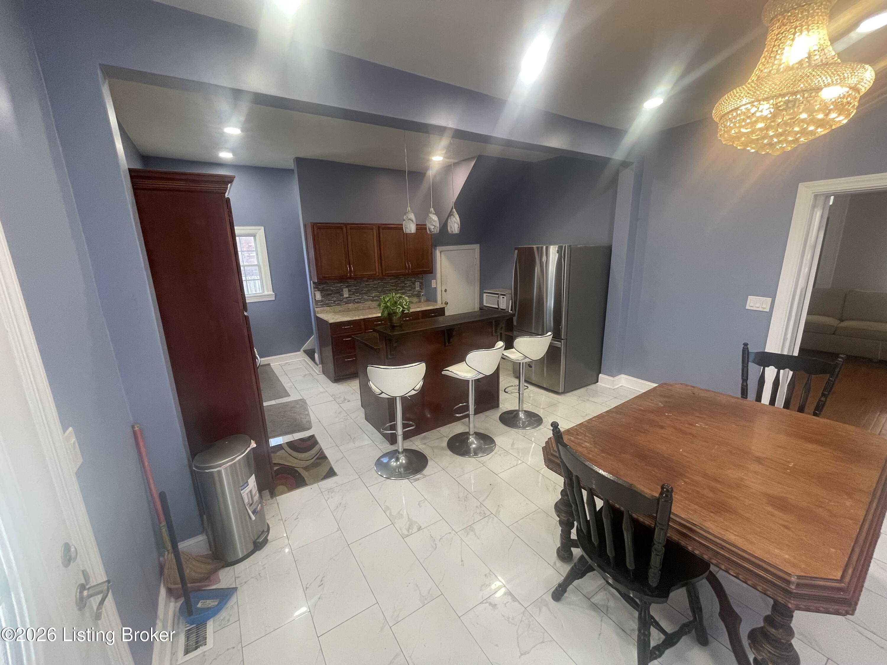 1204 Walter Ave