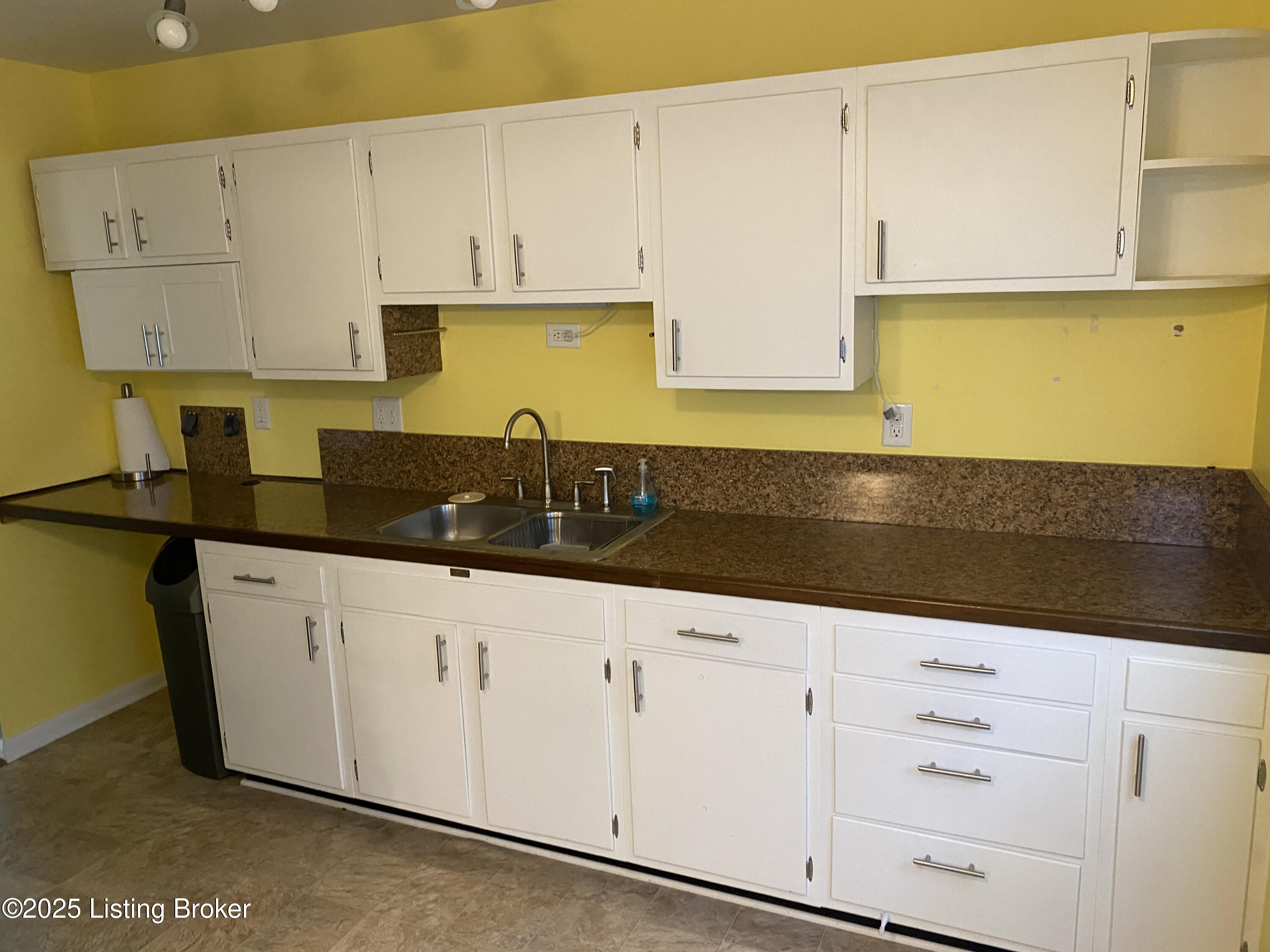 2431 Proctor Knott Dr