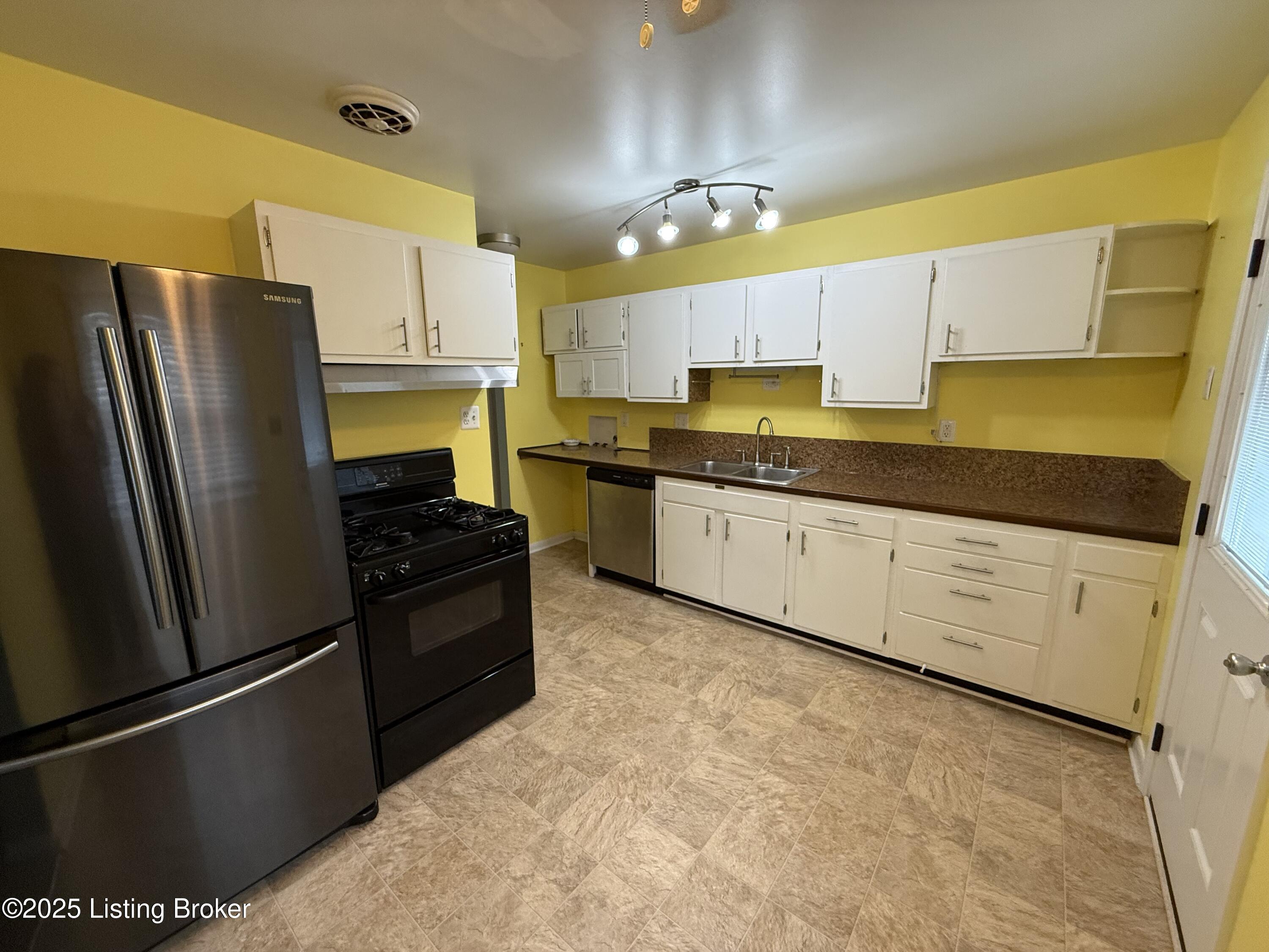2431 Proctor Knott Dr