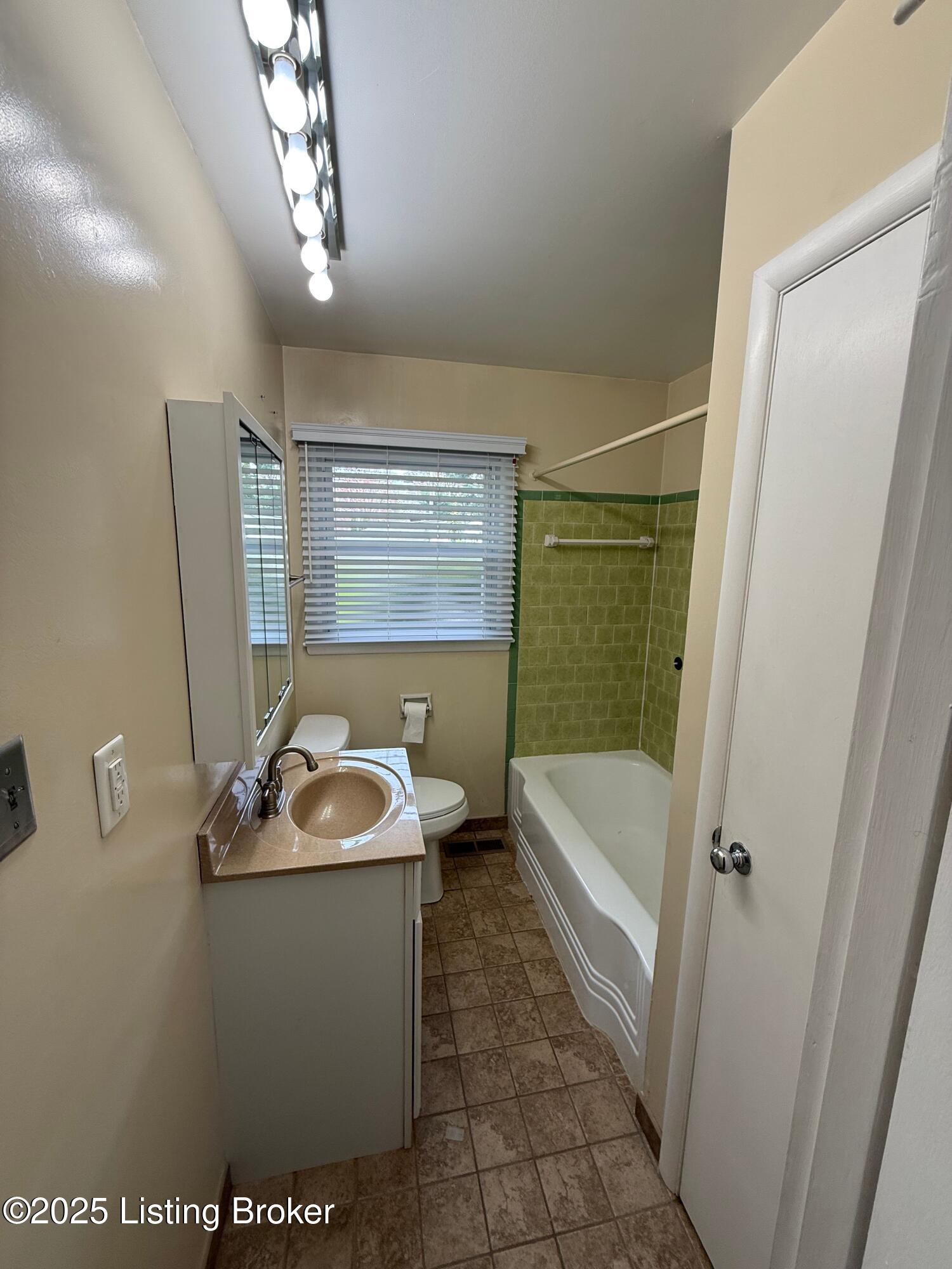 2431 Proctor Knott Dr