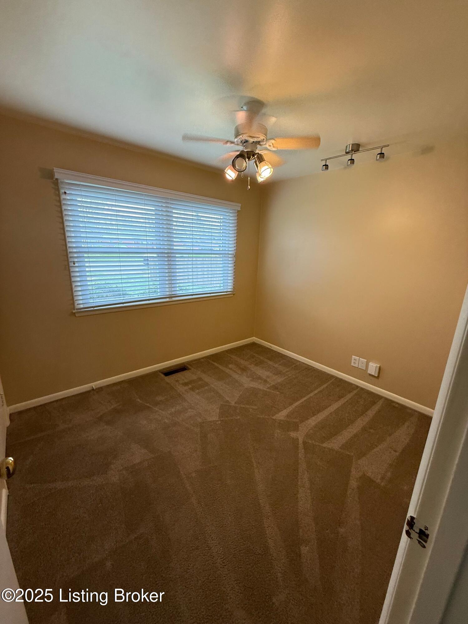 2431 Proctor Knott Dr