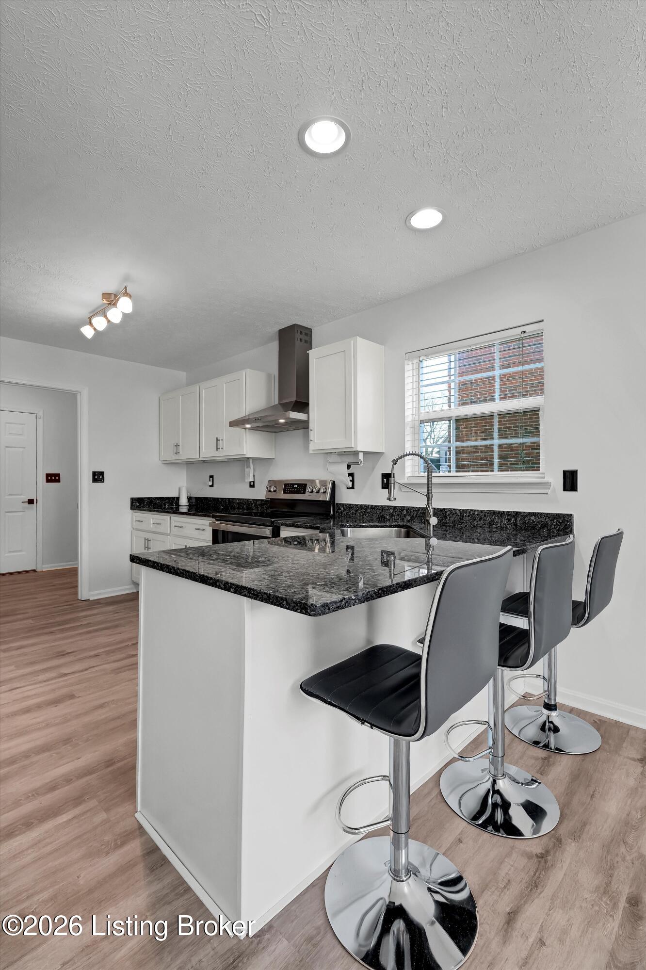 3812 Stone River Ct