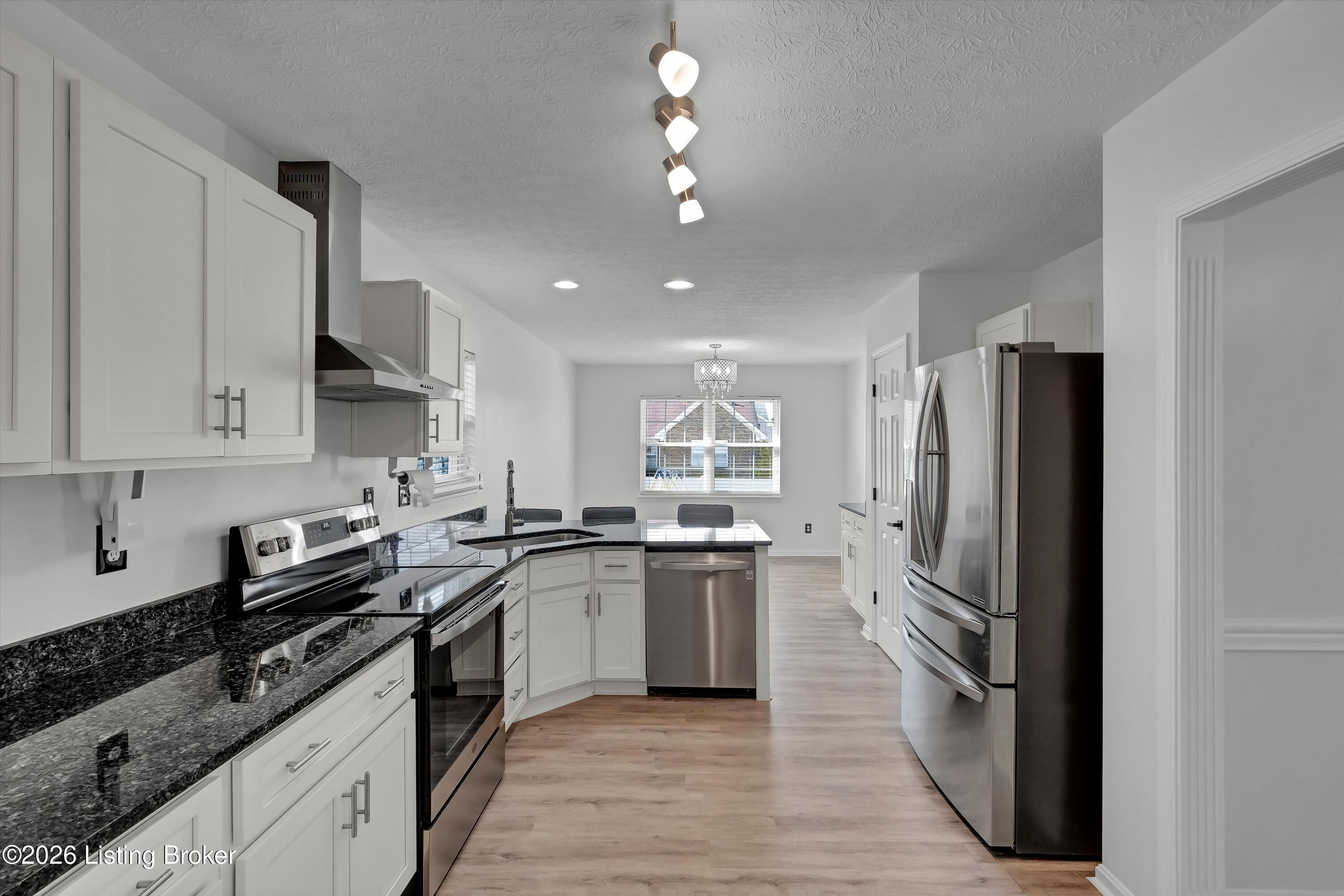 3812 Stone River Ct