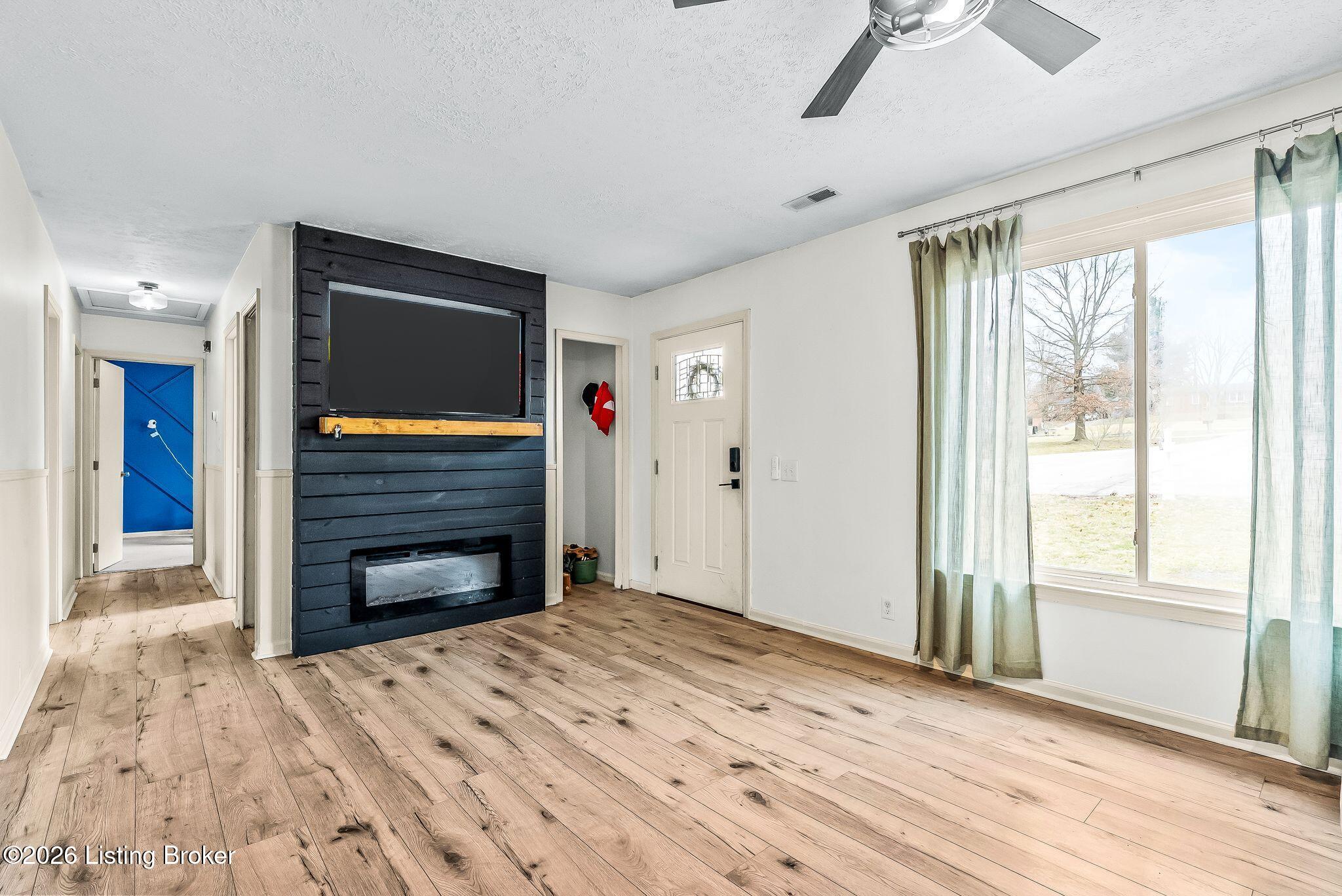 1052 New Castle Ct