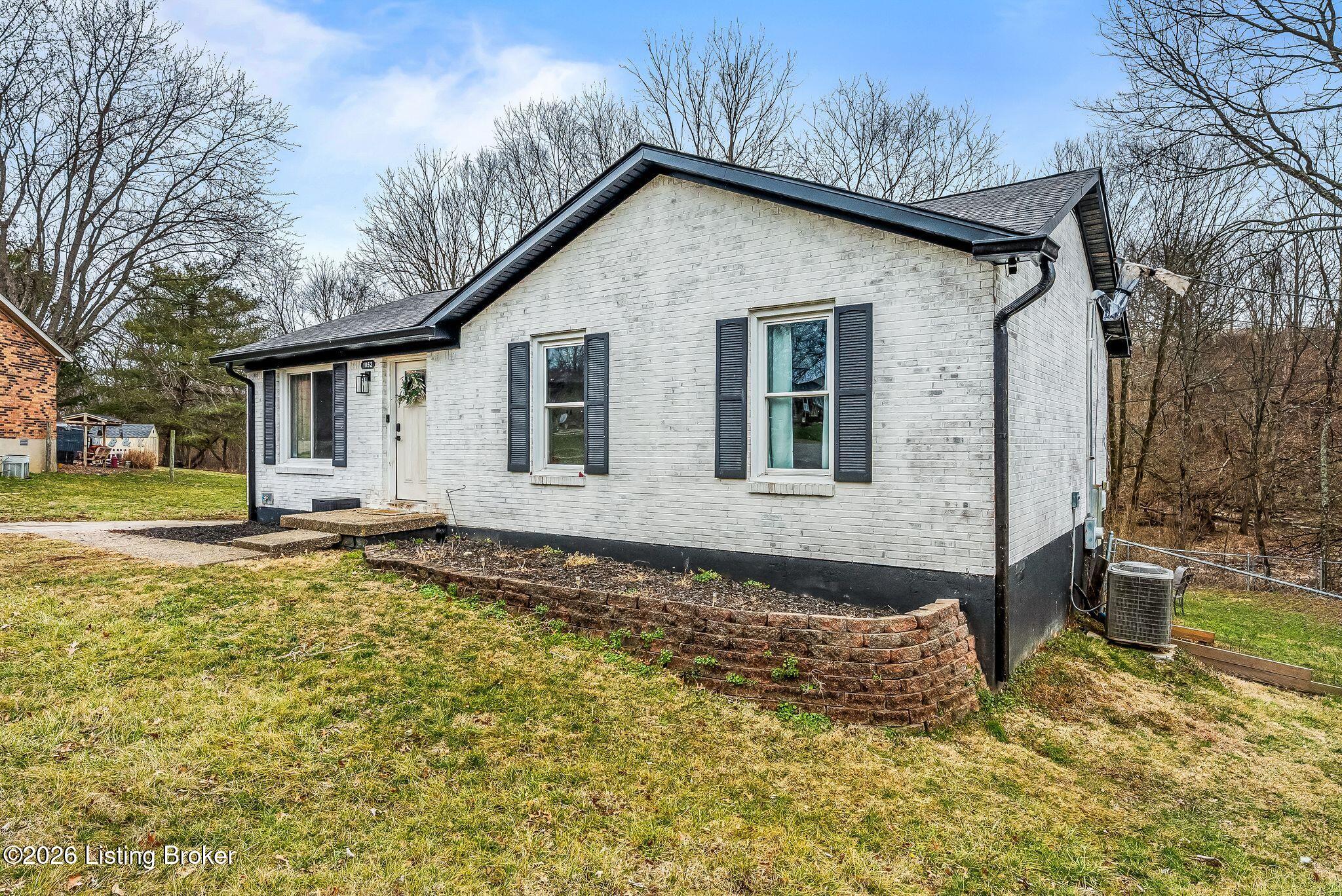 1052 New Castle Ct