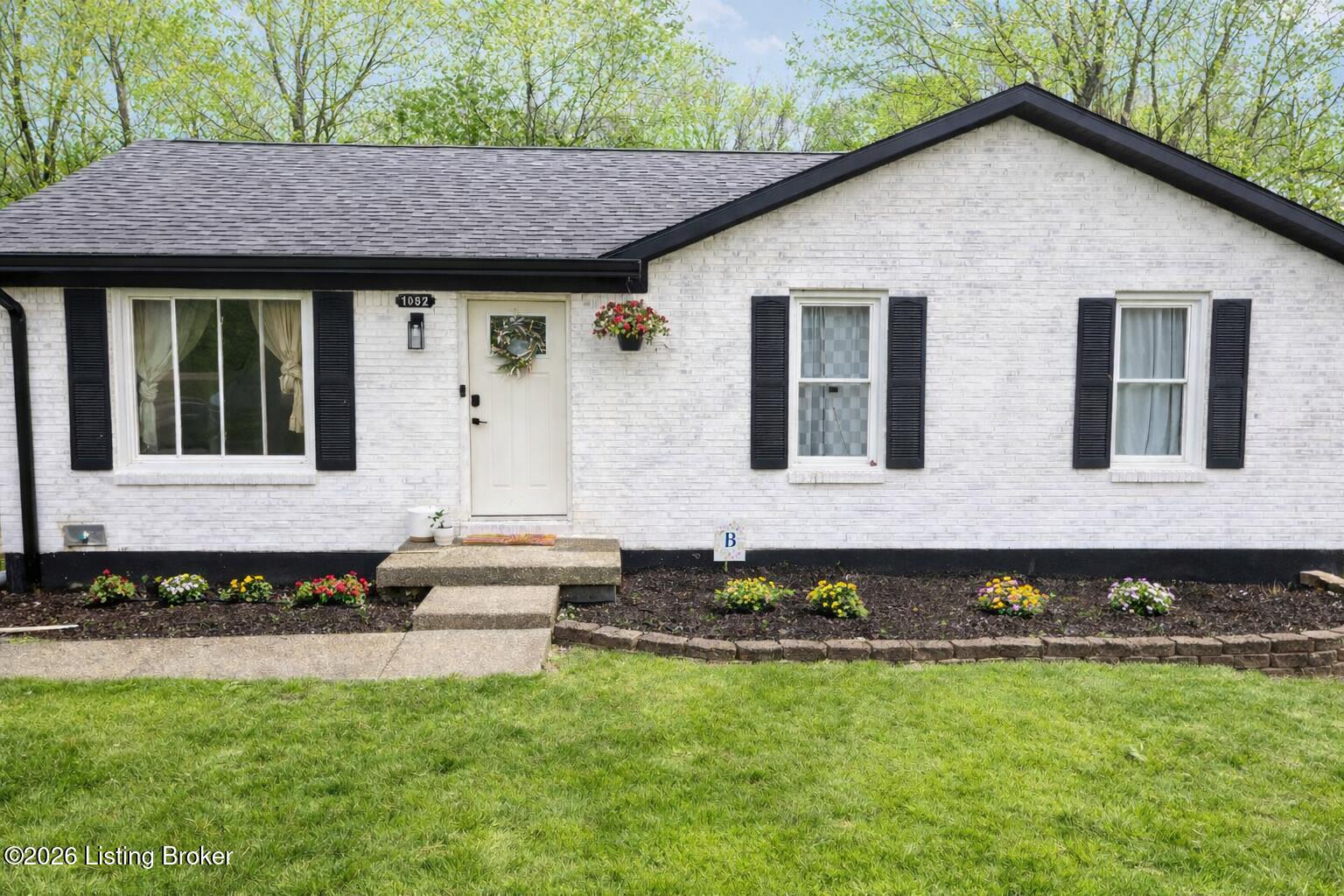 1052 New Castle Ct