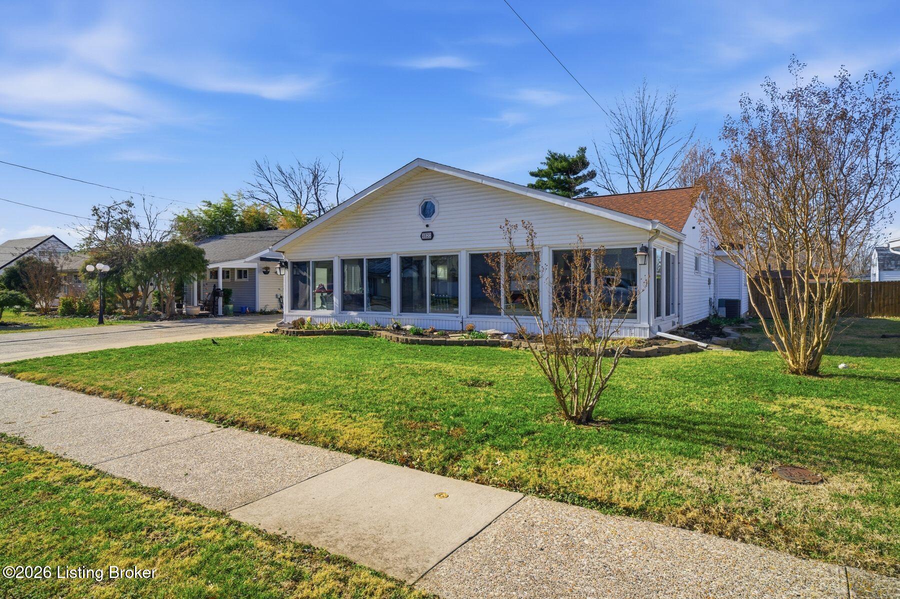 4820 Redstart Rd