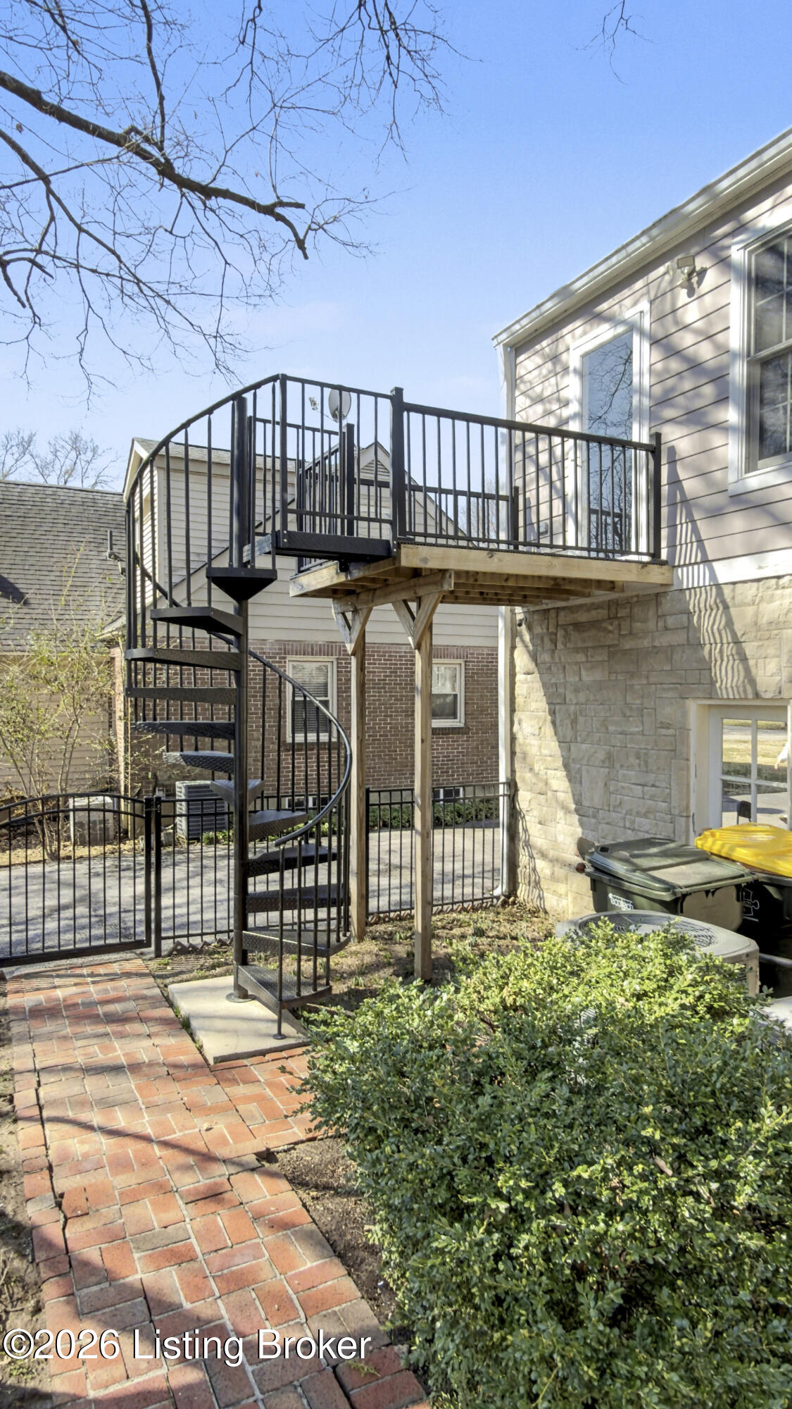 2020 Strathmoor Blvd