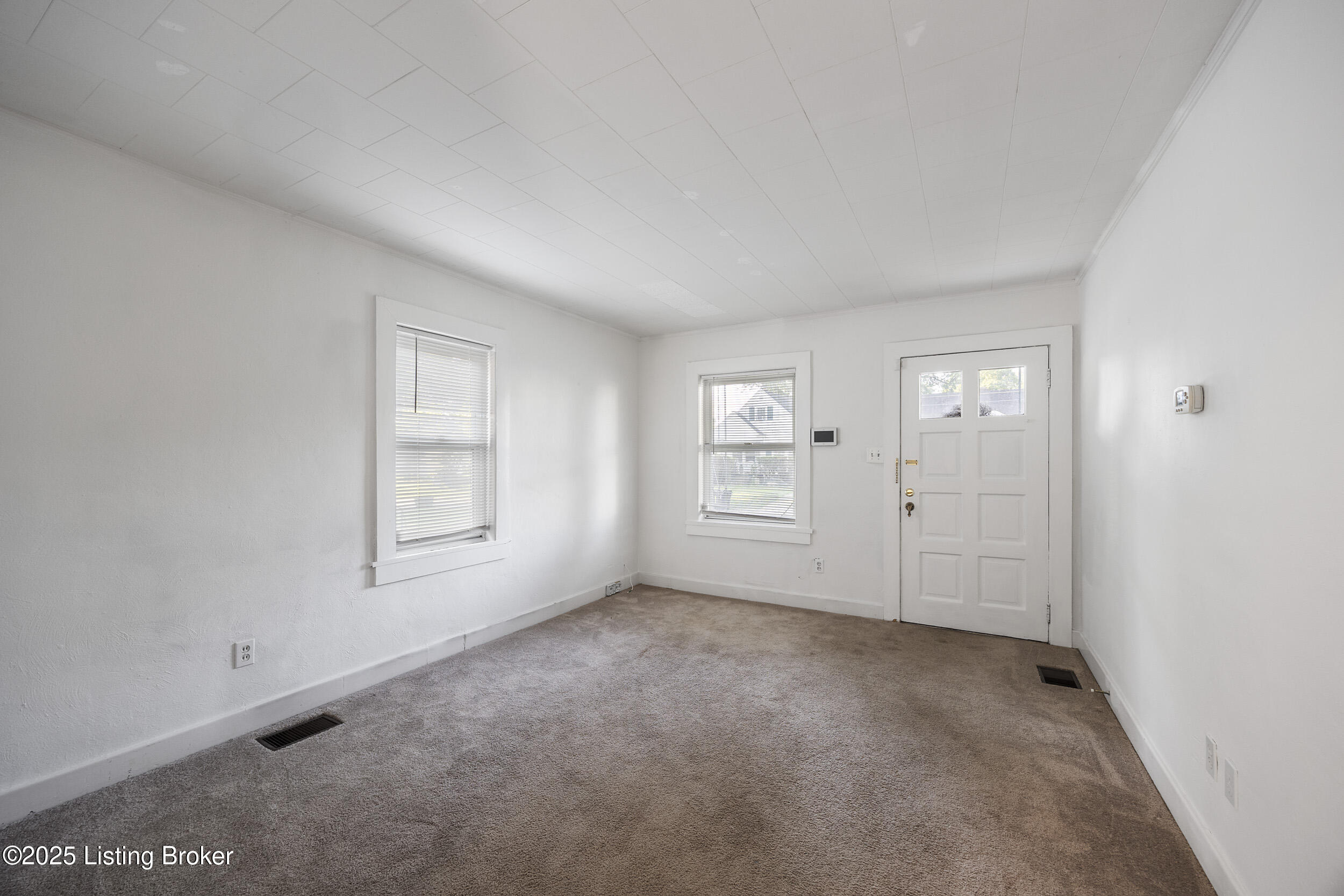 1125 W Whitney Ave
