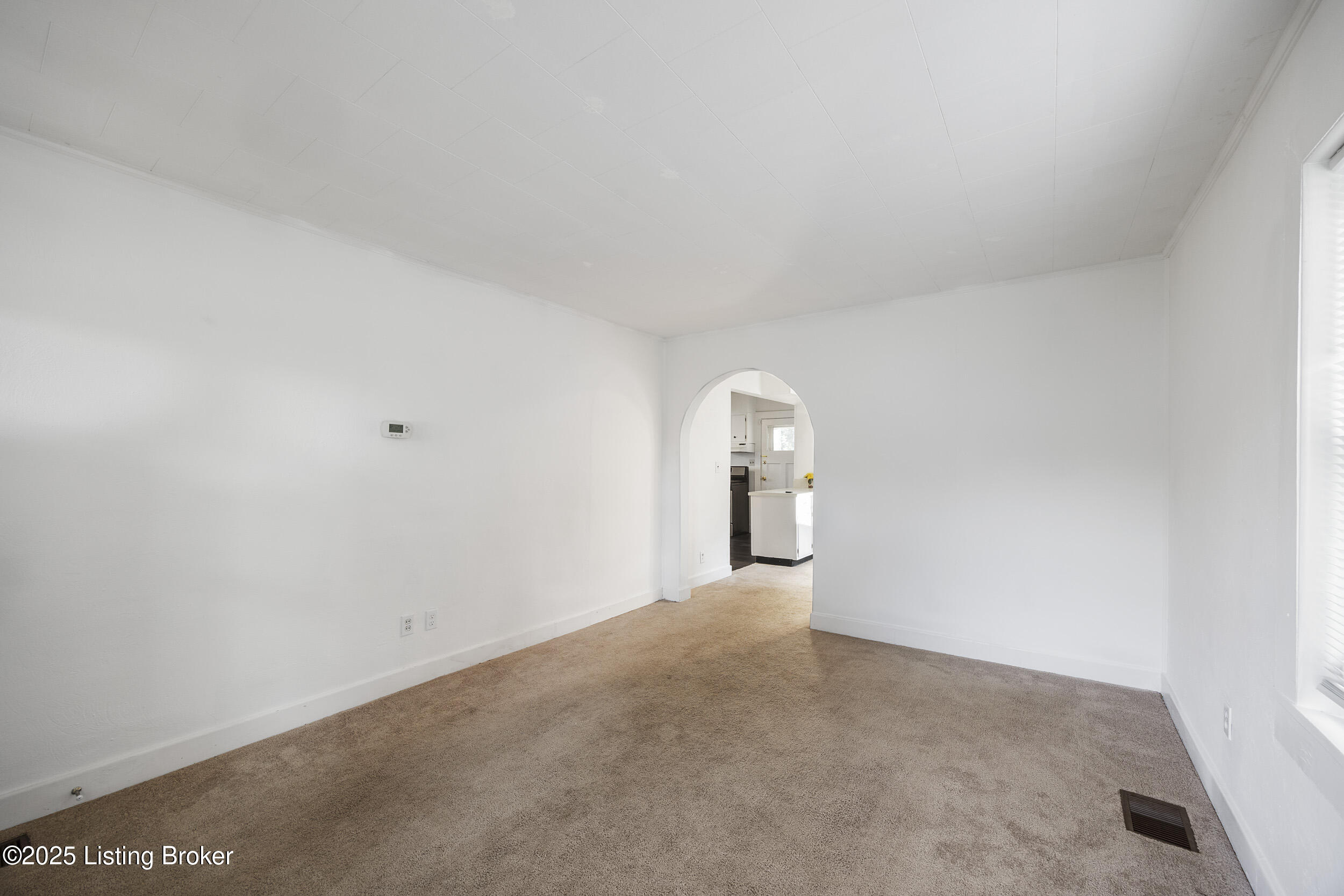 1125 W Whitney Ave