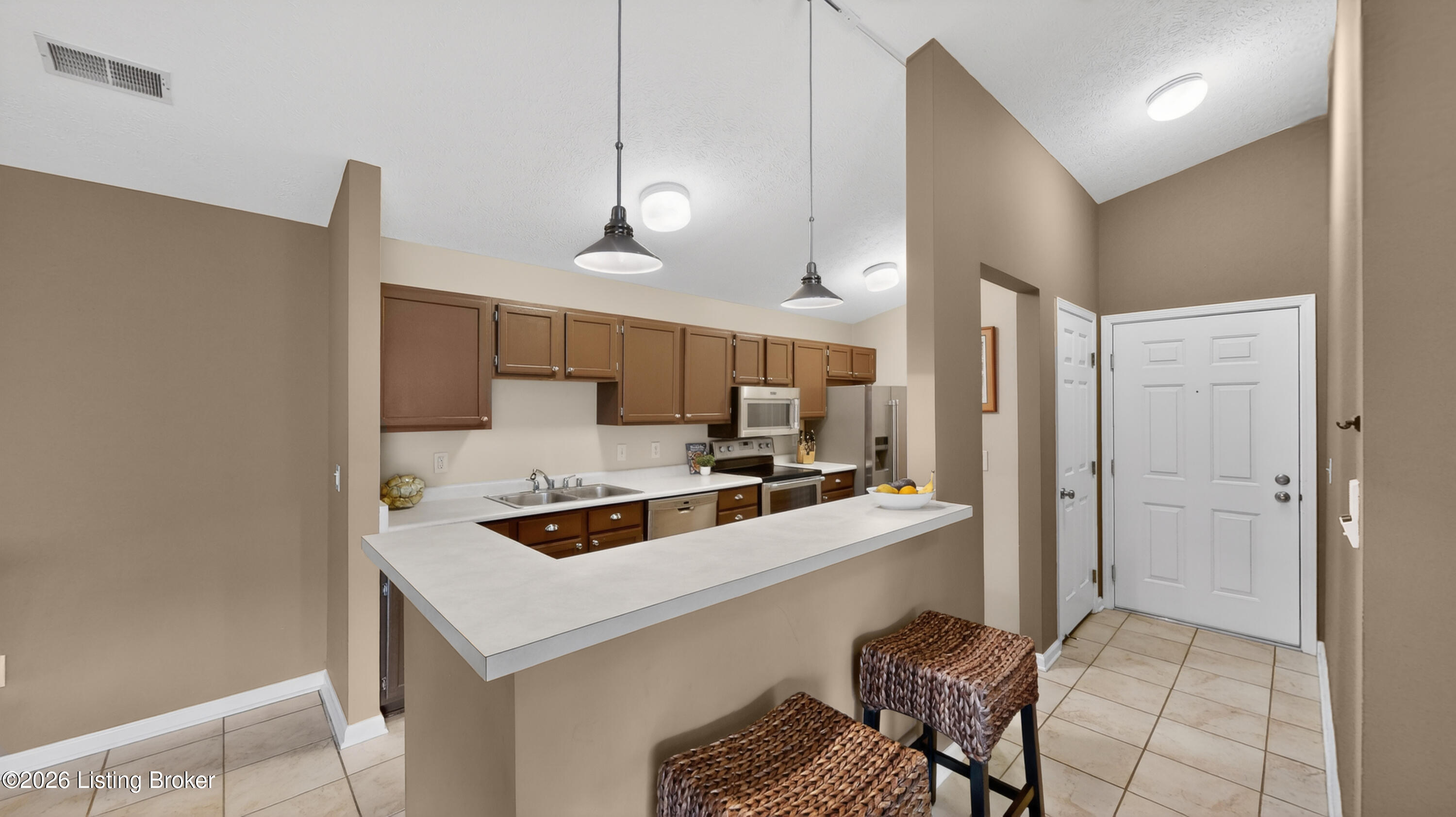 401 Creason Ct 208