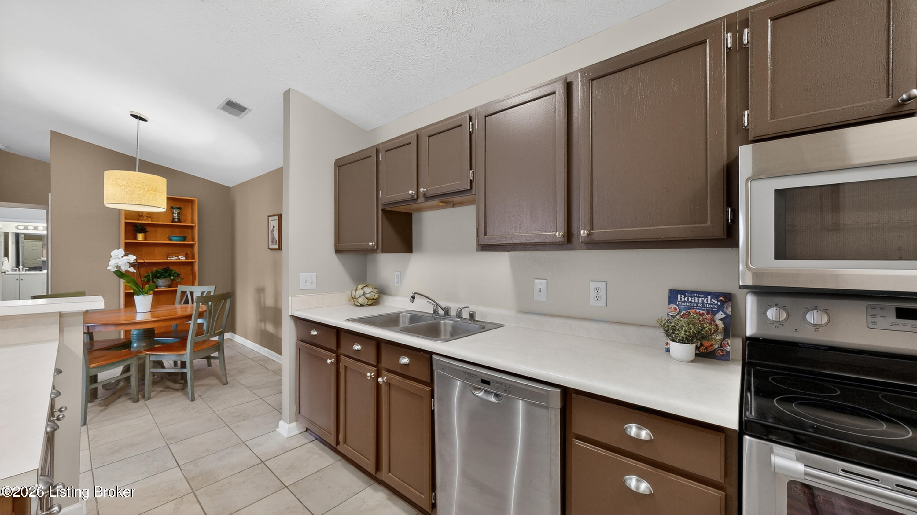 401 Creason Ct 208