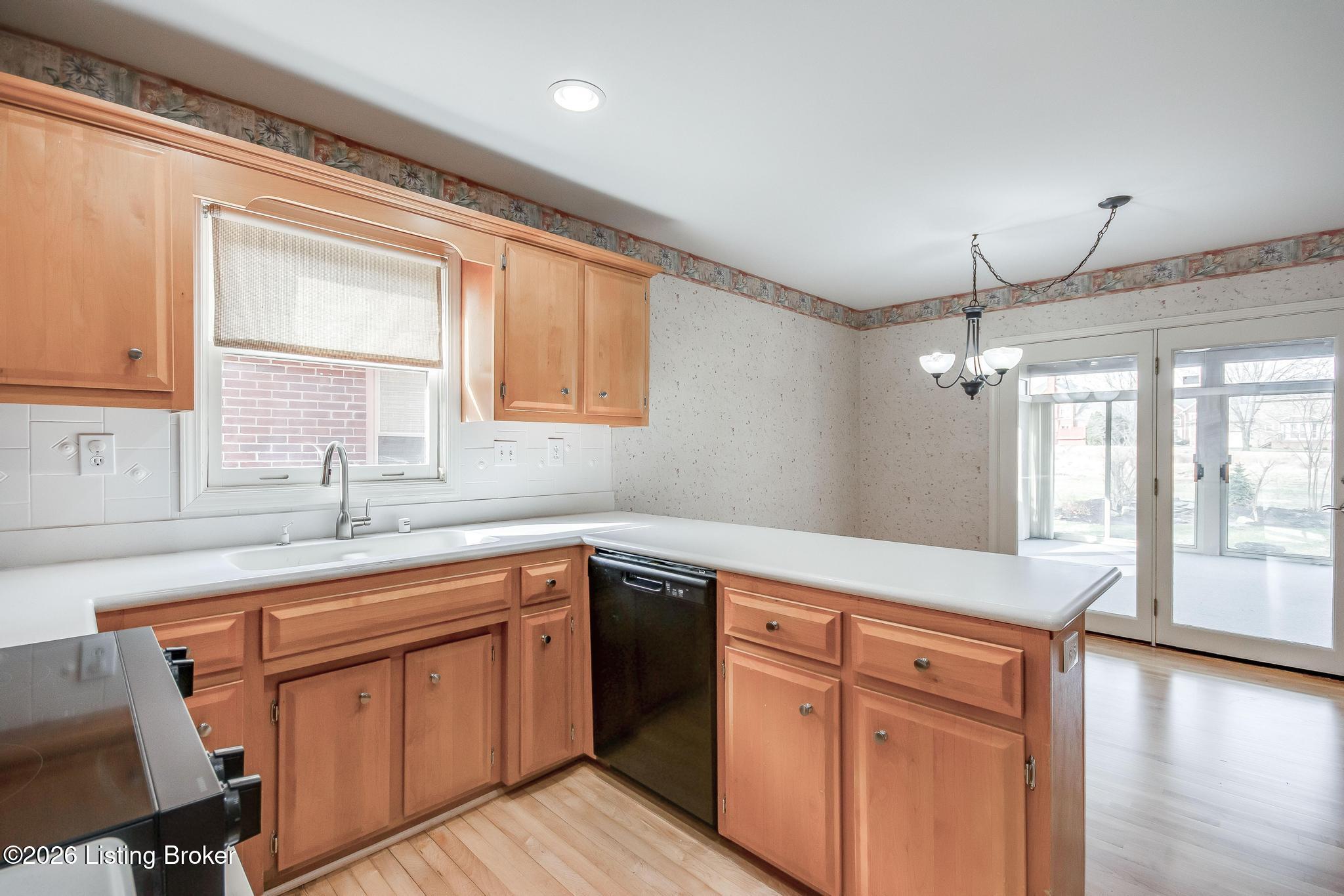 8016 Cedar Glen Ln