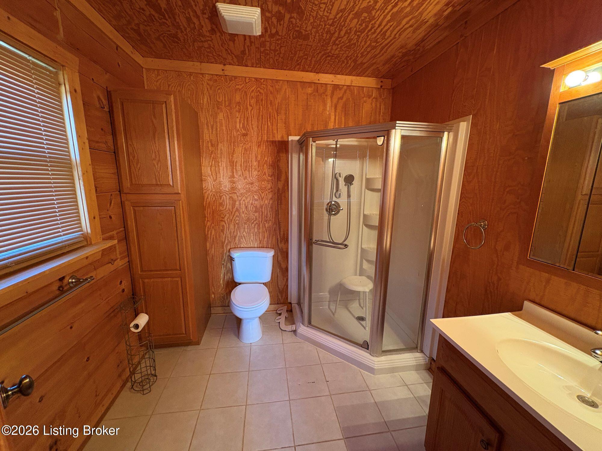 180 Tulip Ln