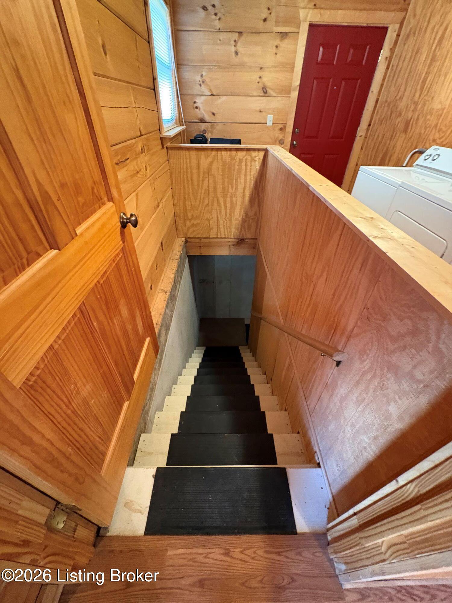 180 Tulip Ln