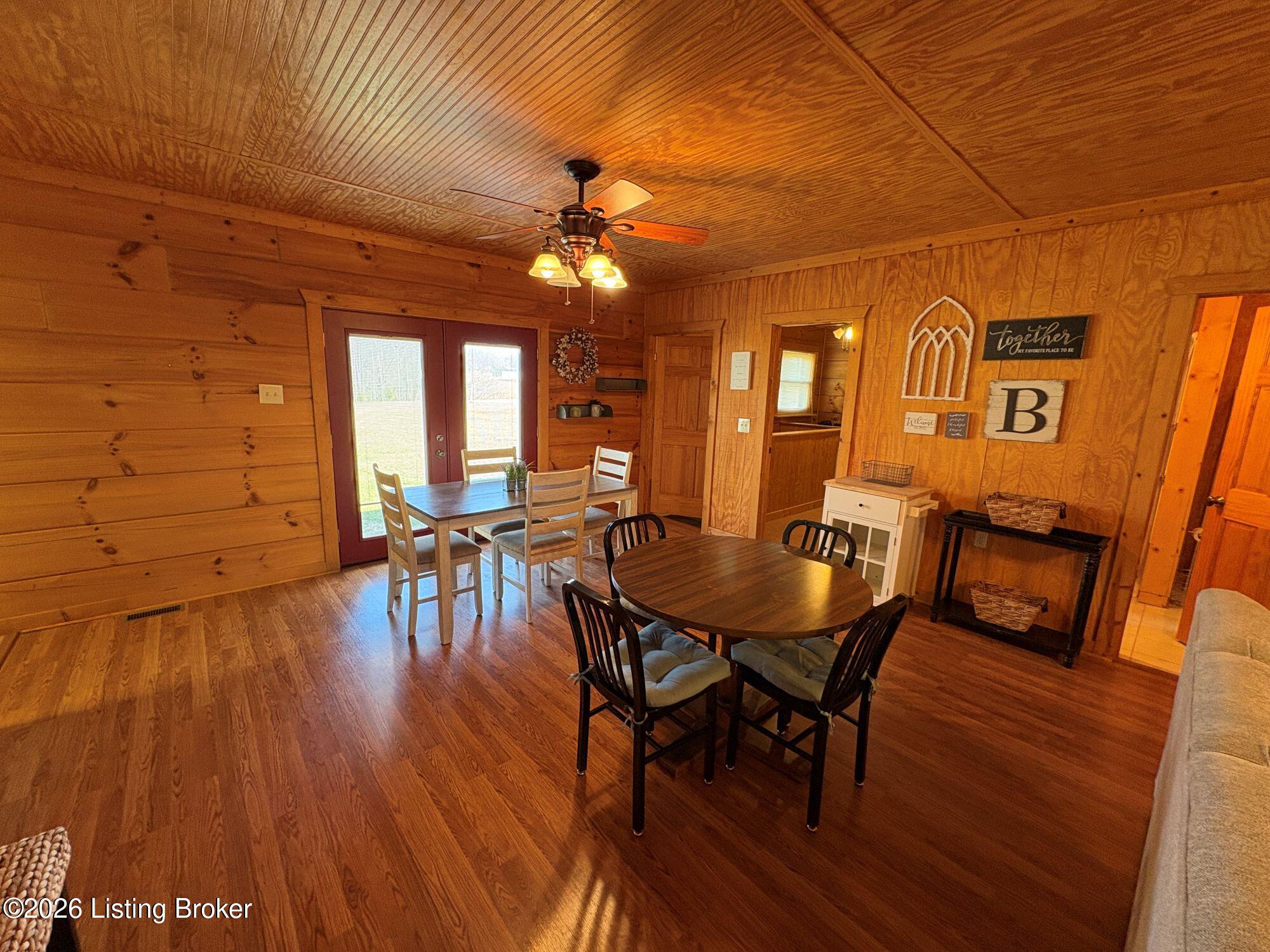 180 Tulip Ln