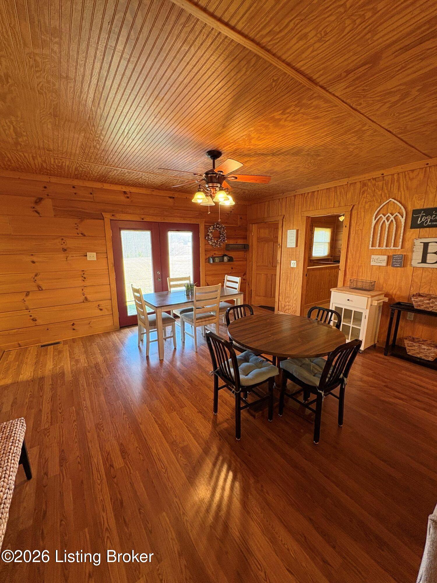180 Tulip Ln