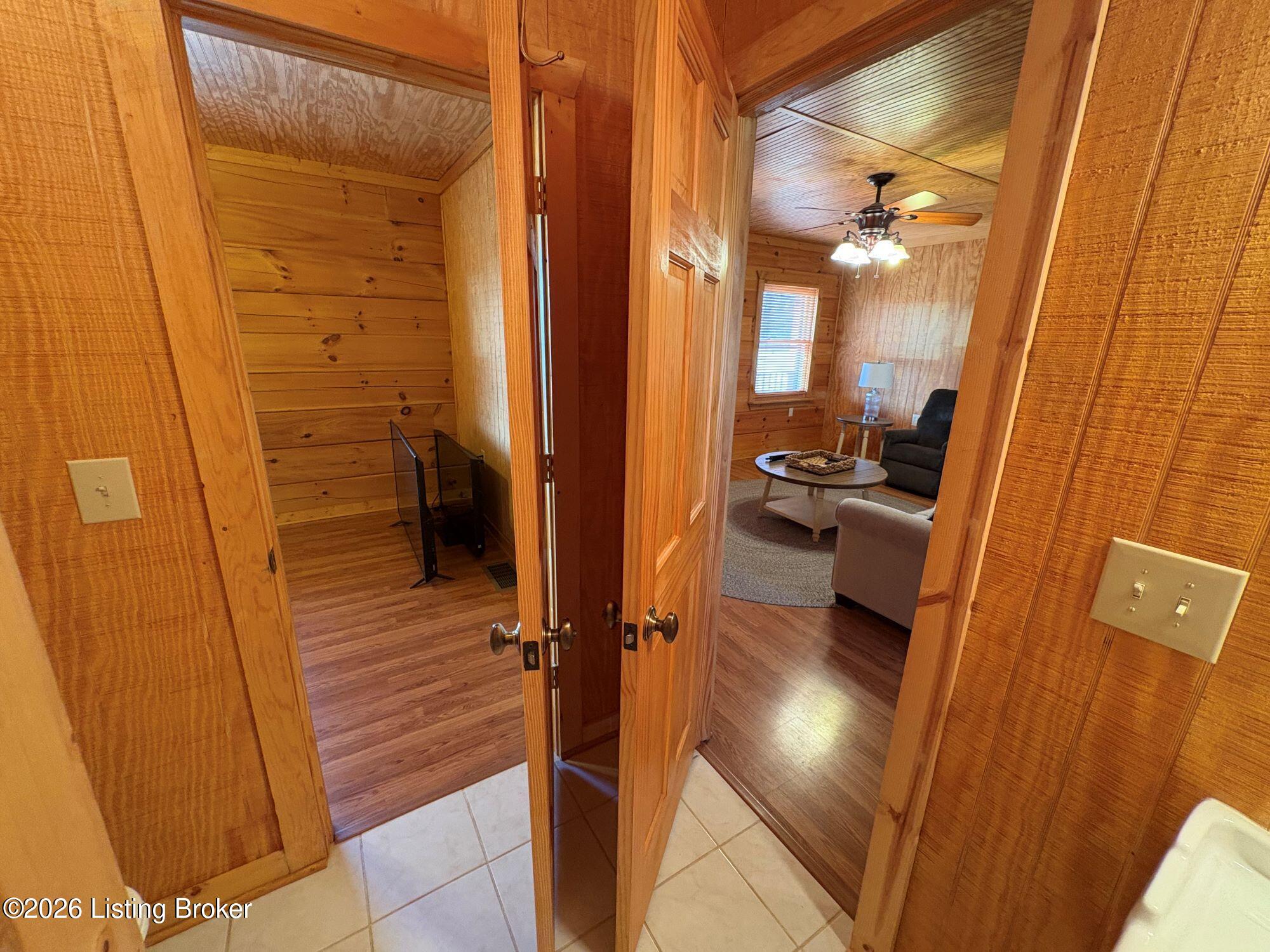 180 Tulip Ln