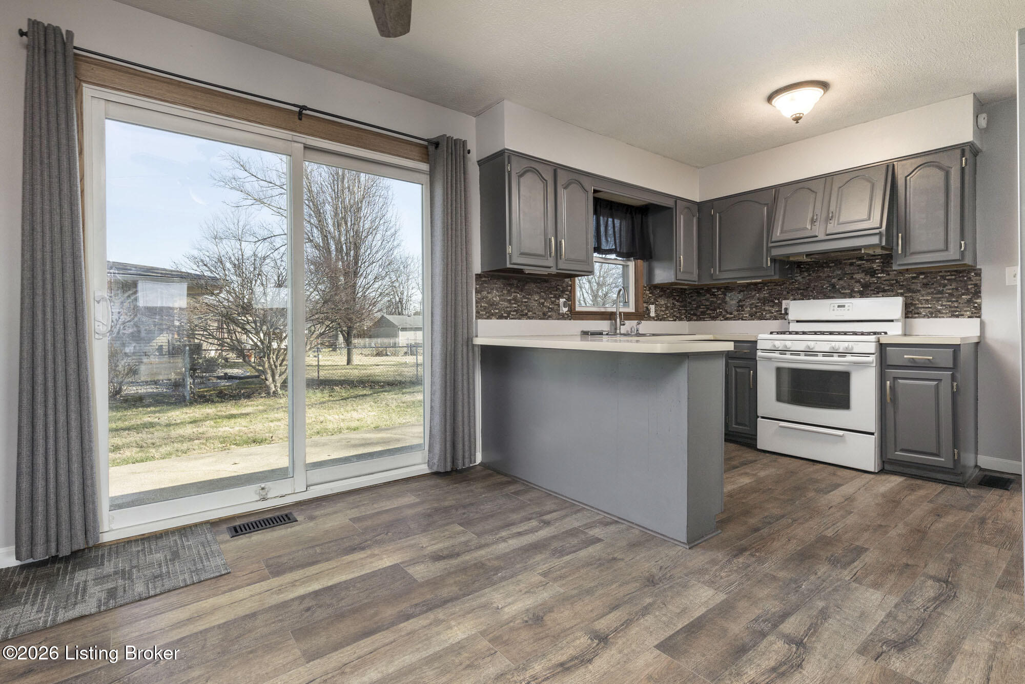 8411 Seaforth Dr