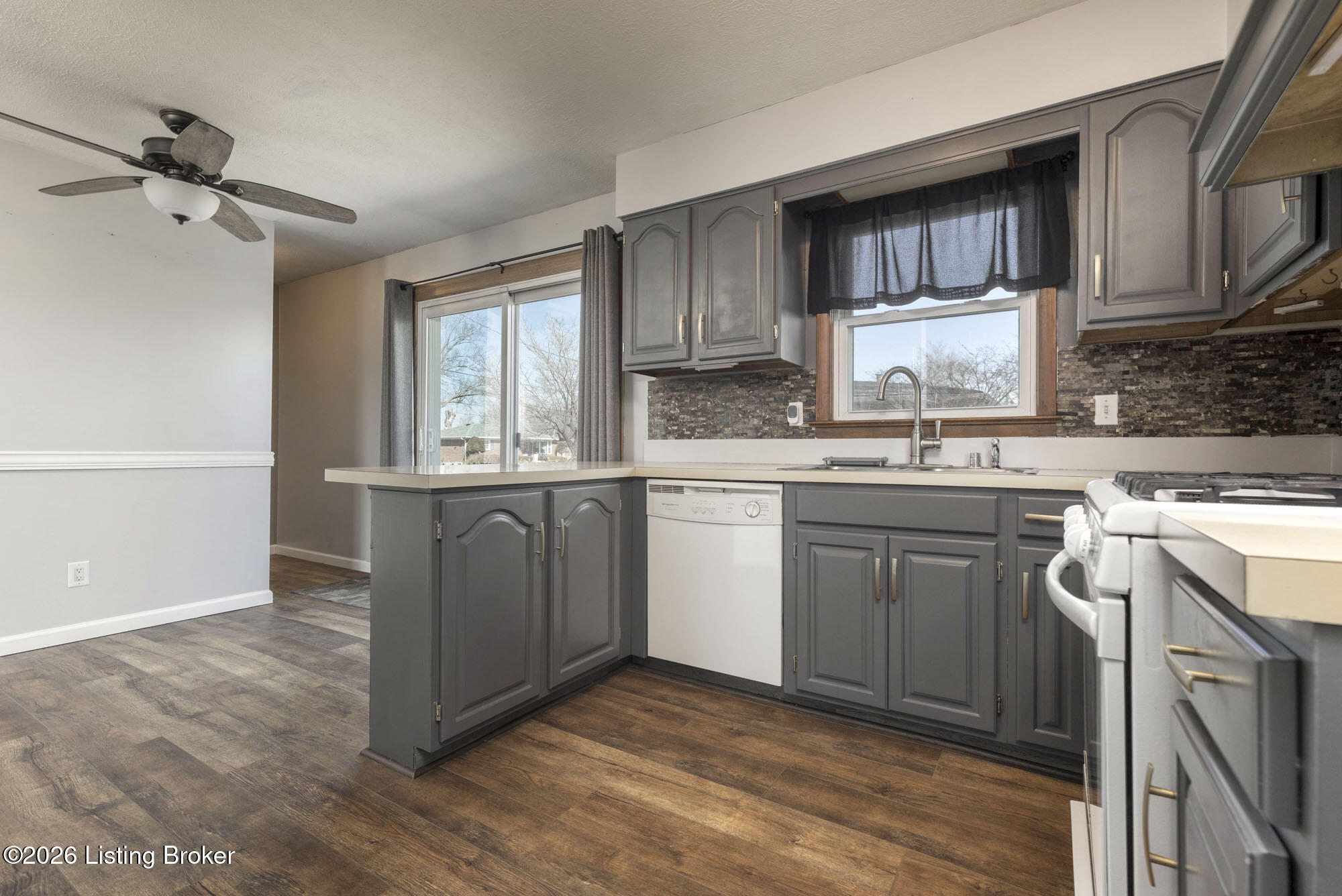 8411 Seaforth Dr