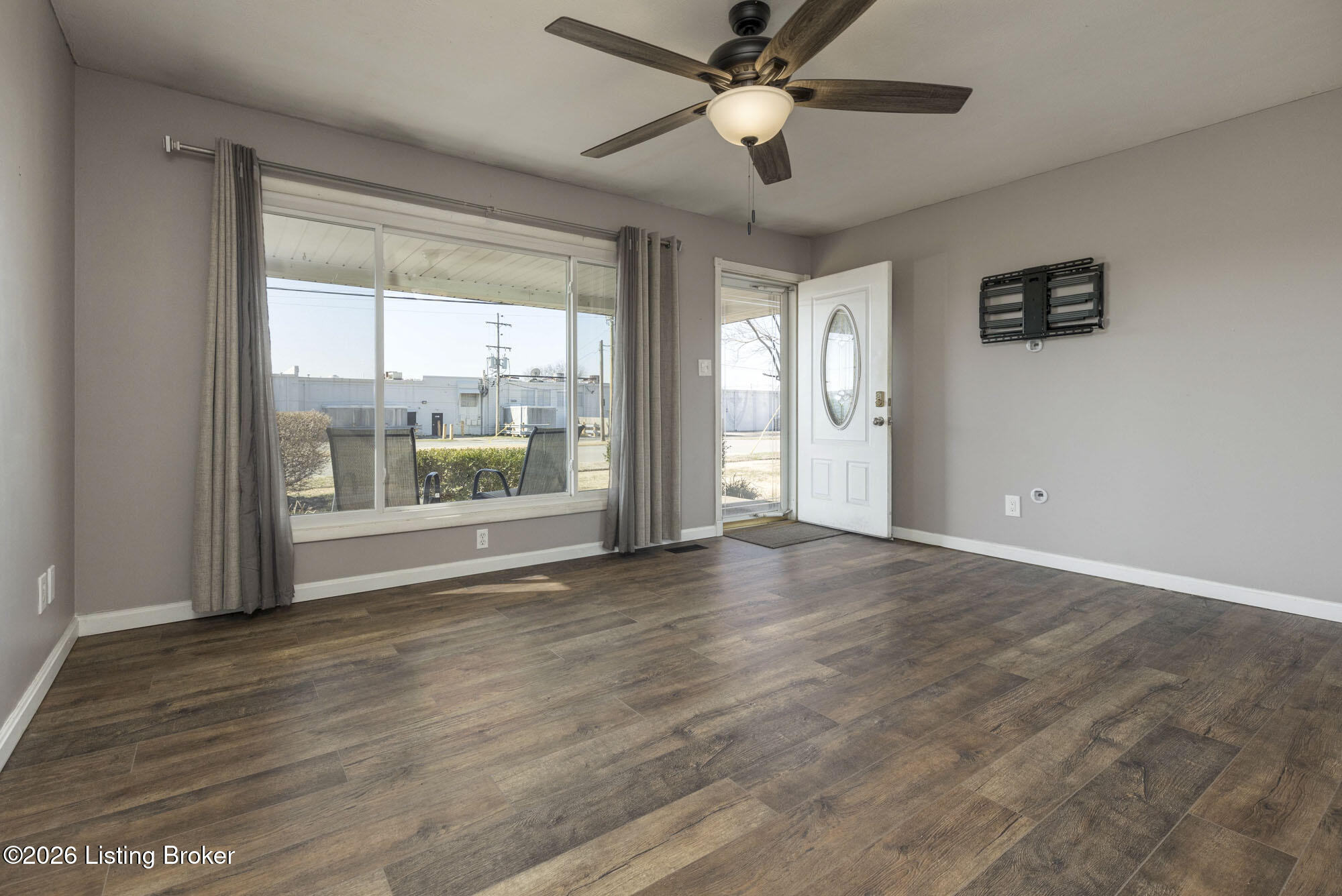 8411 Seaforth Dr