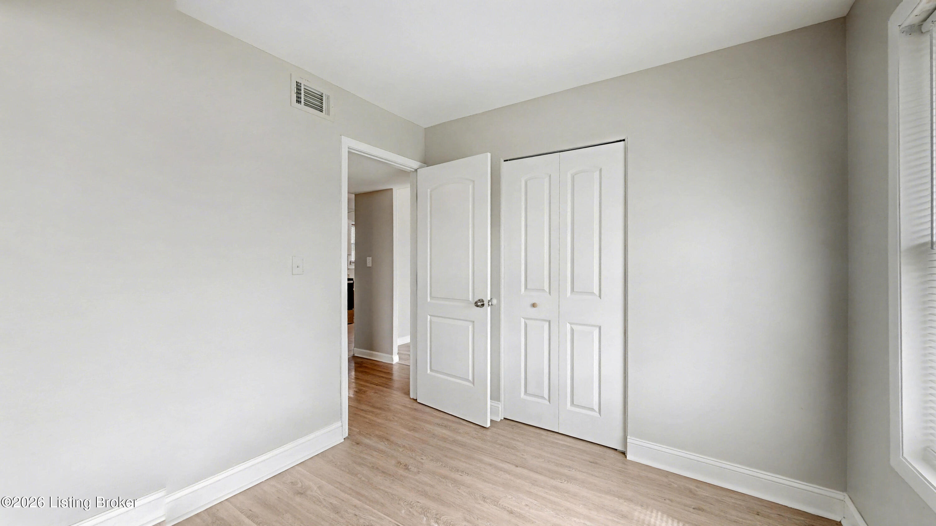 468 Crestwood Ln